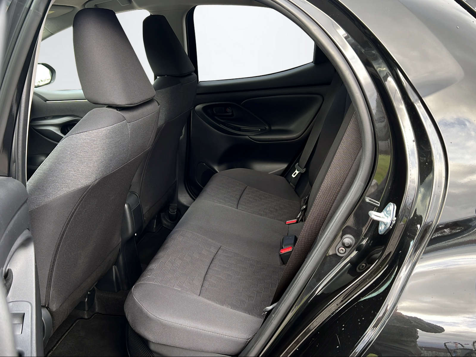 TOYOTA Yaris 1.5 VVT-i HSD Trend-image-10