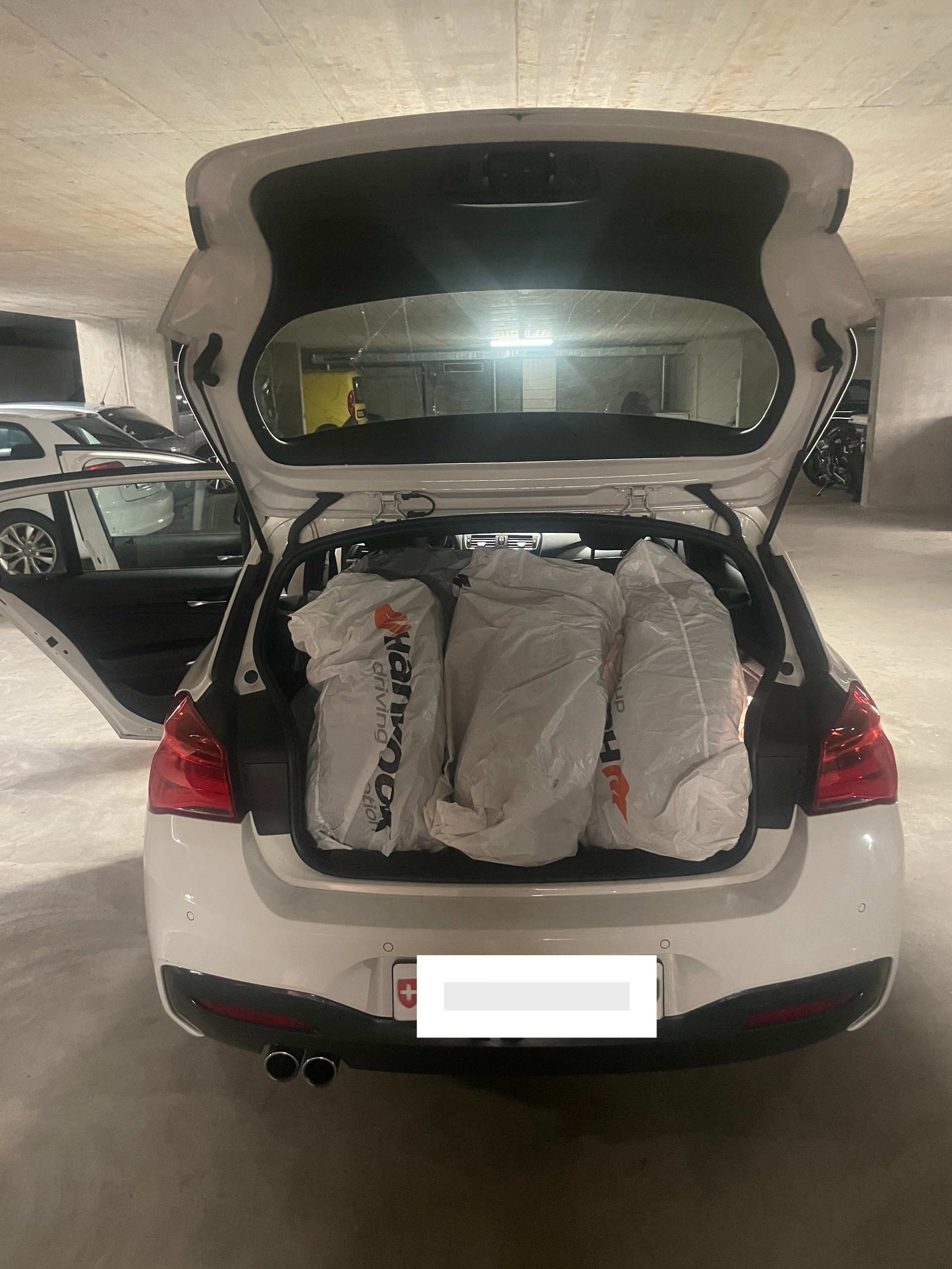 BMW 120d xDrive M Sport Steptronic-image-4