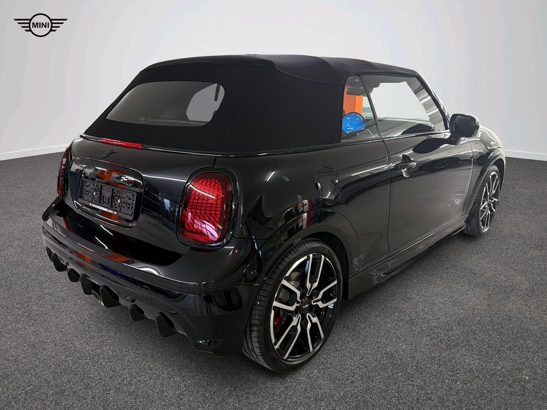 MINI John Cooper Works Cabrio-image-3