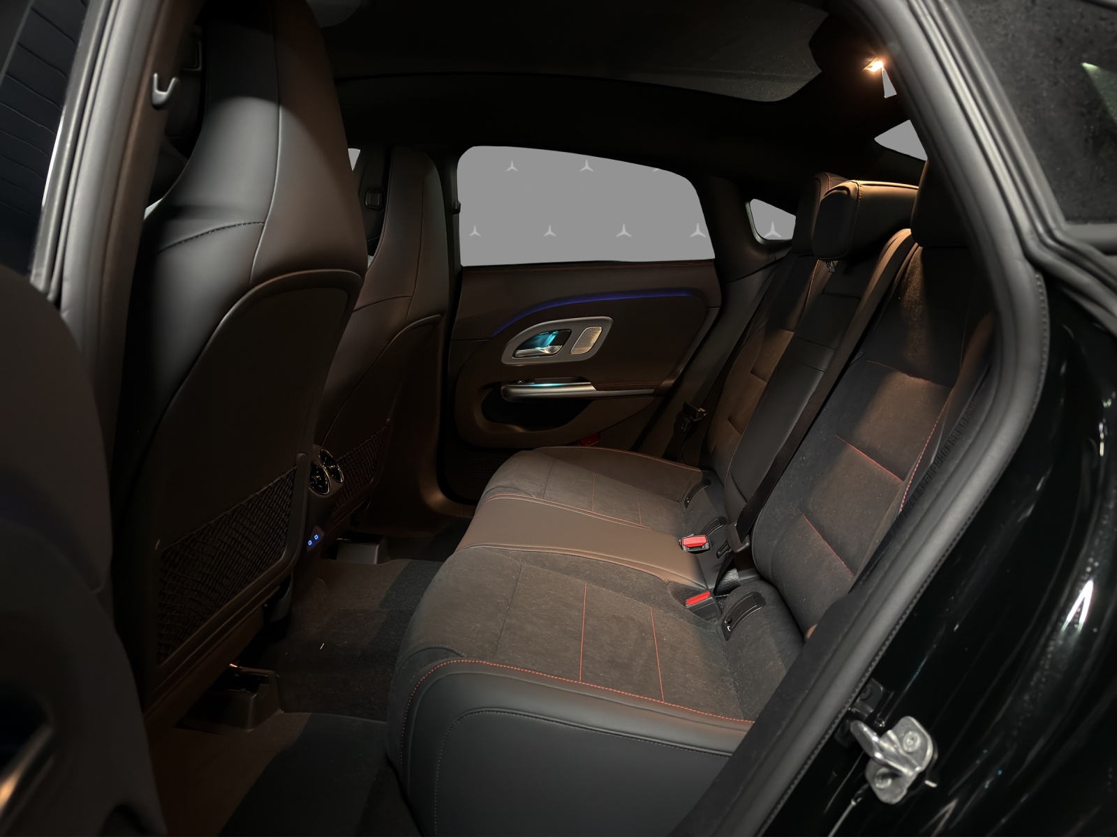 MERCEDES-BENZ CLA 220 8G-DCT 4Matic-image-14