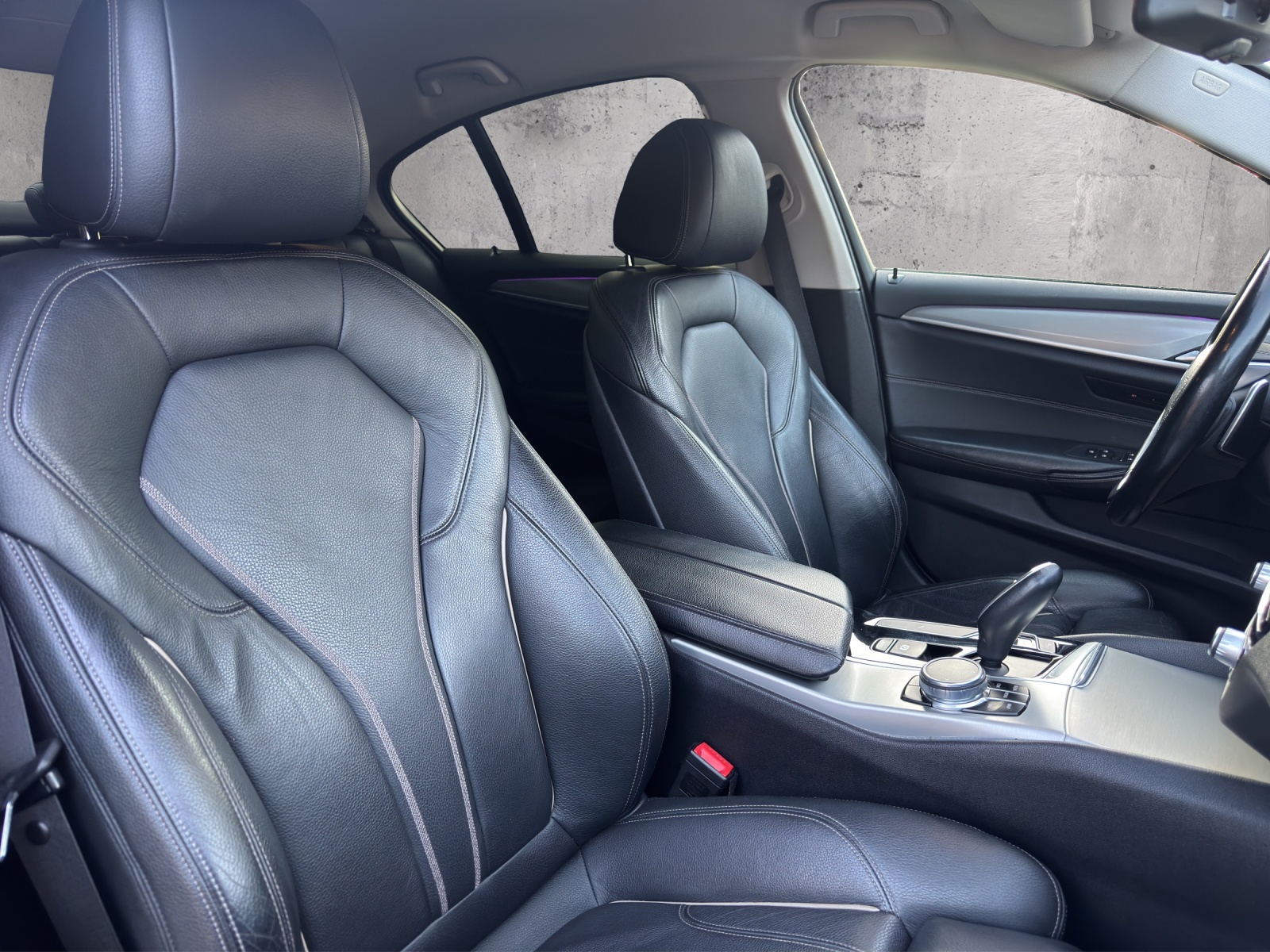 BMW 520d xDrive Sport Line Steptronic-image-13