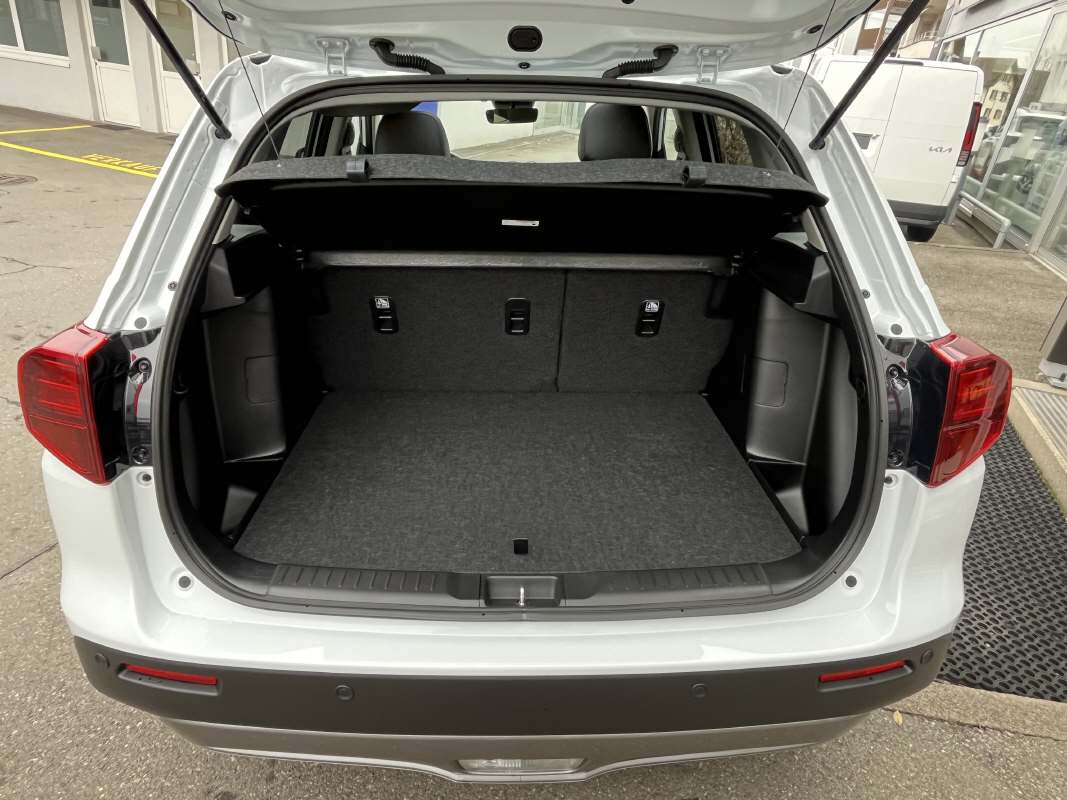 SUZUKI Vitara 1.4 T Sakura Top Hybrid 4x4-image-4