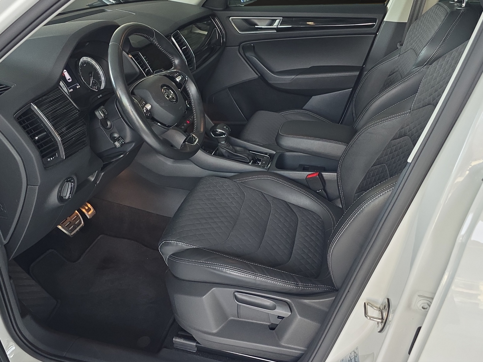 SKODA Kodiaq 2.0 TDI SCR Style 4x4 DSG-image-7
