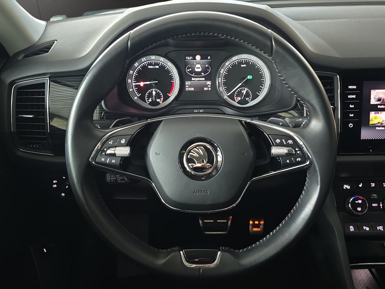 SKODA Kodiaq 2.0 TDI SCR Style 4x4 DSG-image-9