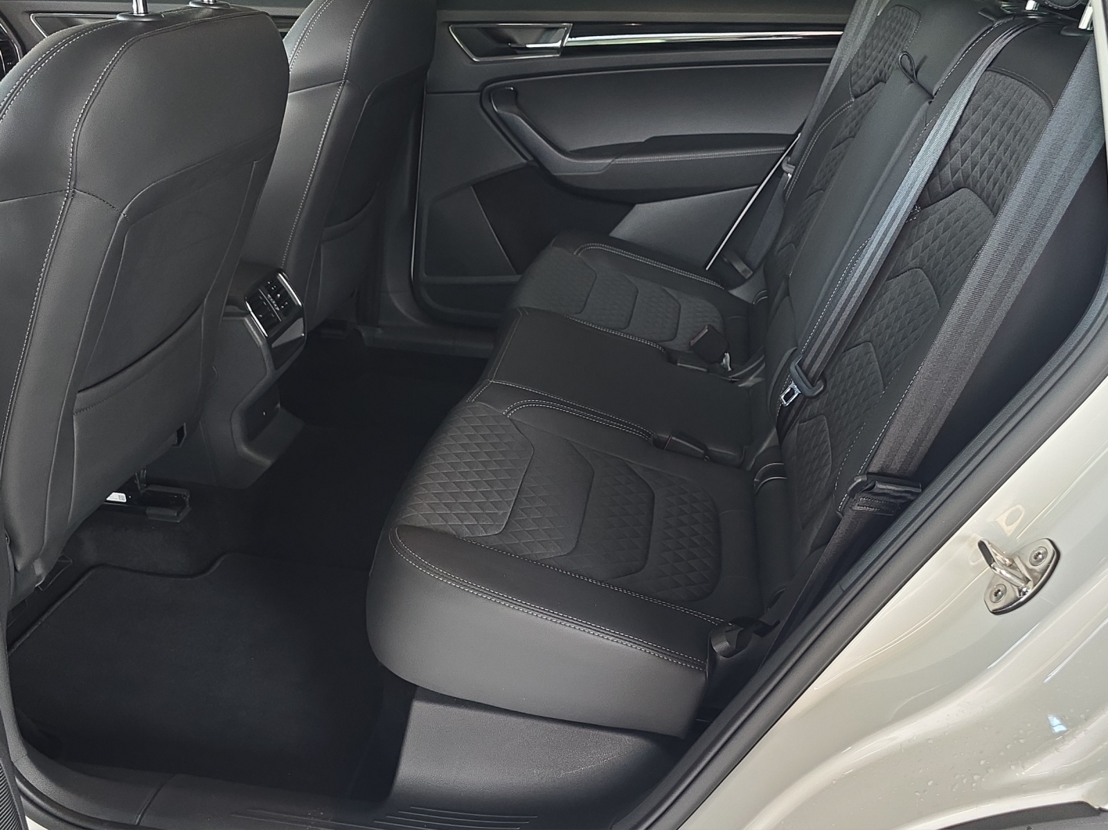 SKODA Kodiaq 2.0 TDI SCR Style 4x4 DSG-image-11