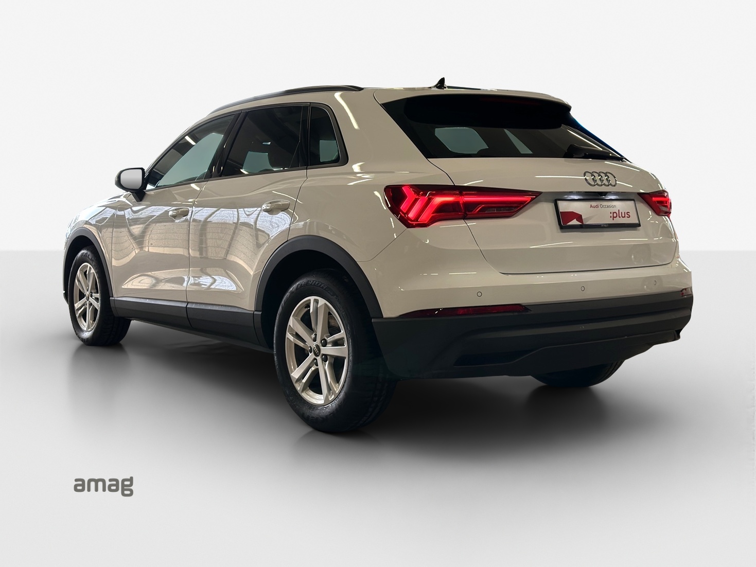 AUDI Q3 Sportback 35 TFSI Attraction S-tronic-image-2