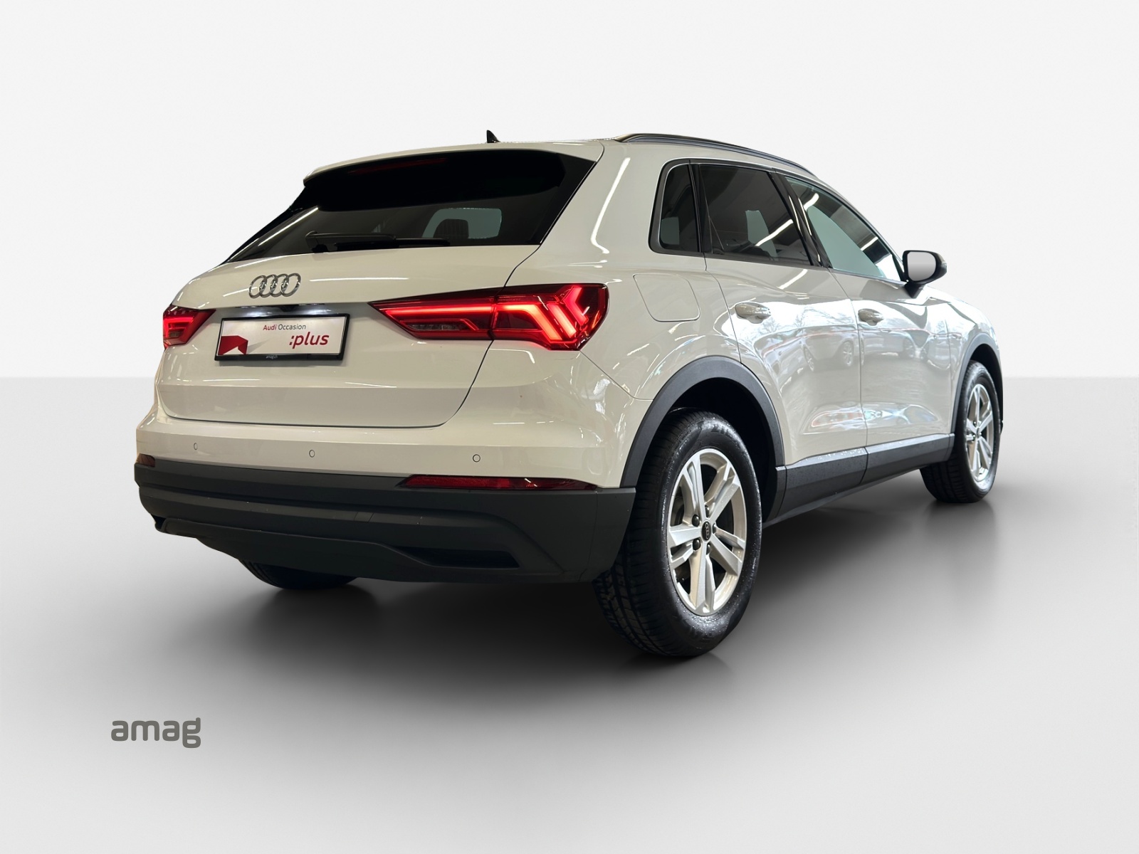 AUDI Q3 Sportback 35 TFSI Attraction S-tronic-image-4