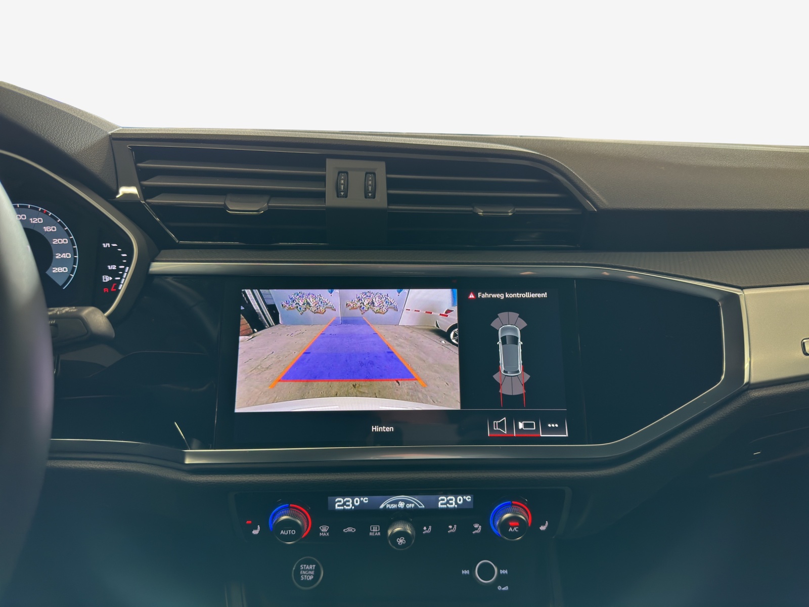 AUDI Q3 Sportback 35 TFSI Attraction S-tronic-image-14