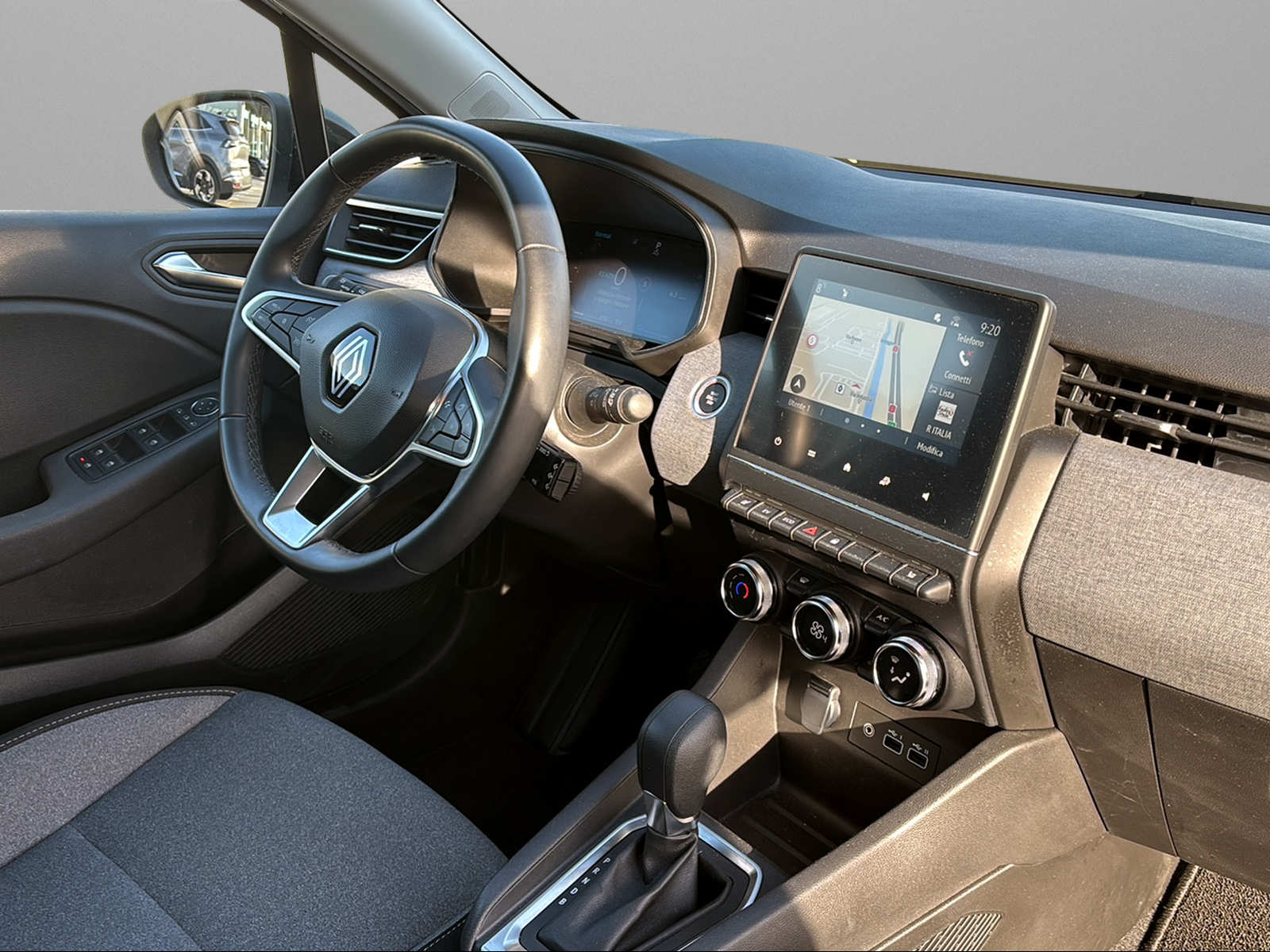 RENAULT Clio 1.6 E-Tech Evolution-image-13