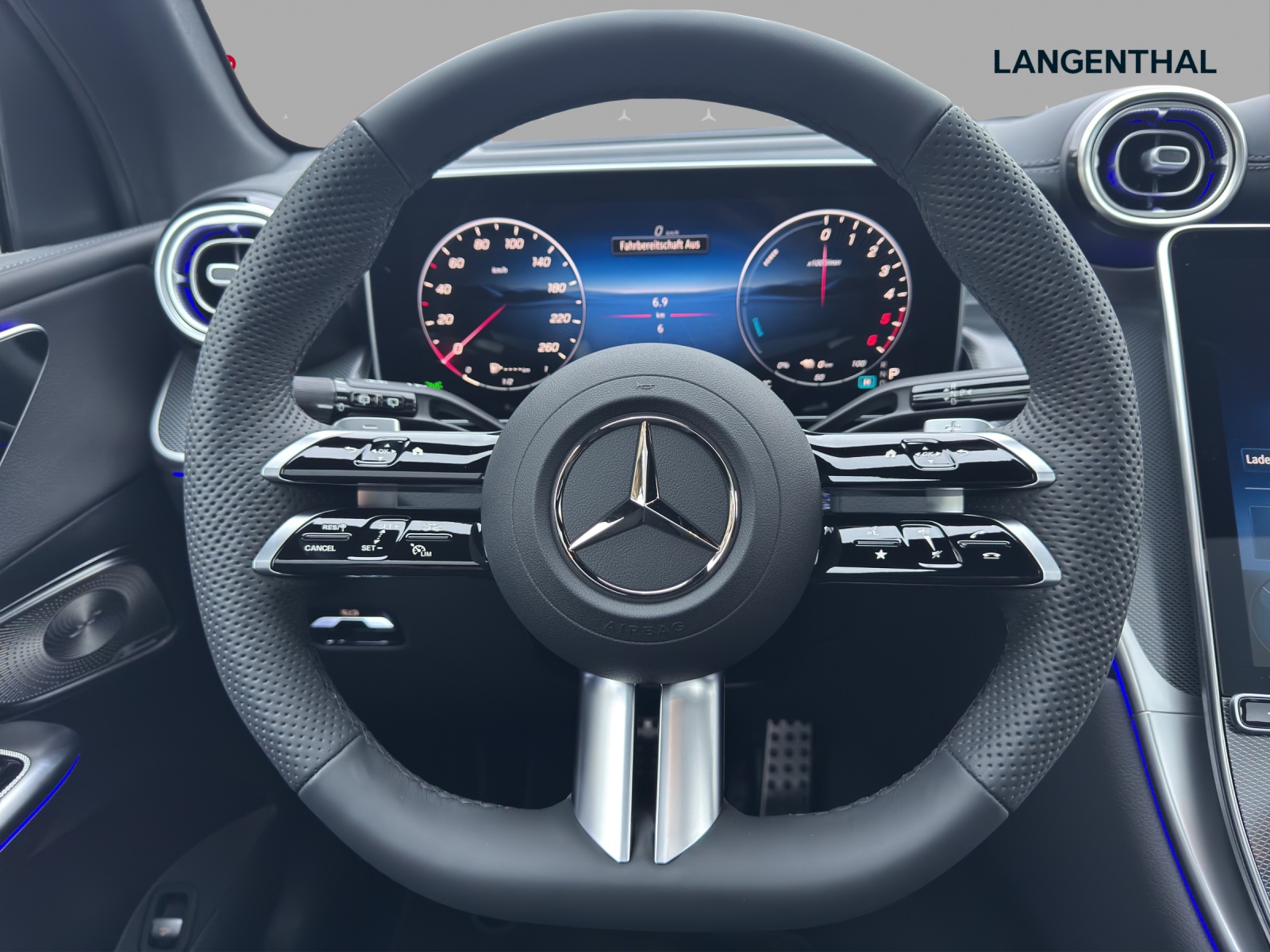 MERCEDES-BENZ GLC 300 de 4Matic EQ Star 9G-Tronic-image-11