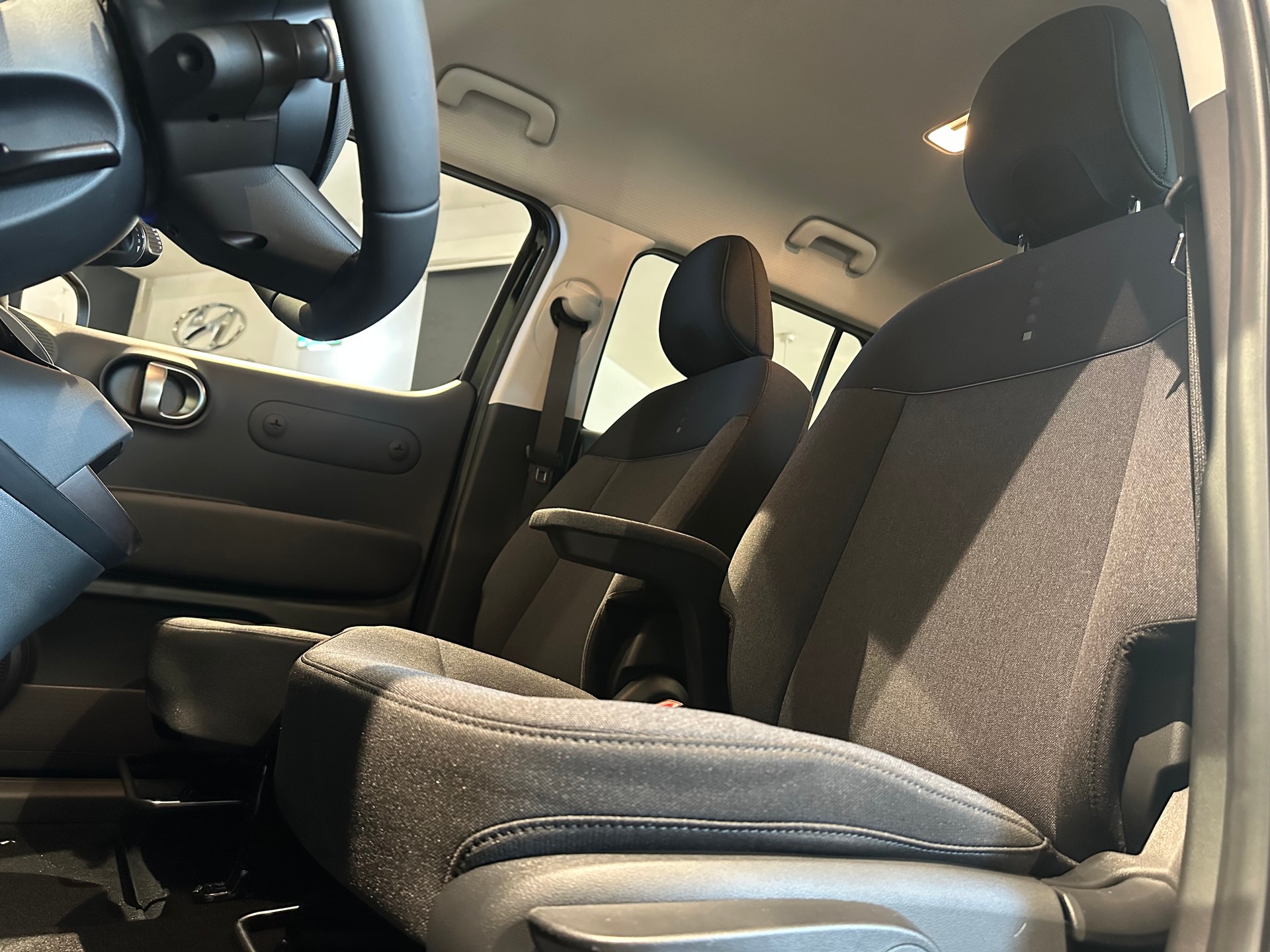 HYUNDAI Inster 49kWh Amplia-image-9