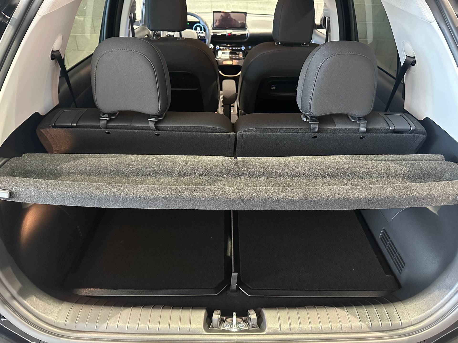 HYUNDAI Inster 49kWh Amplia-image-12