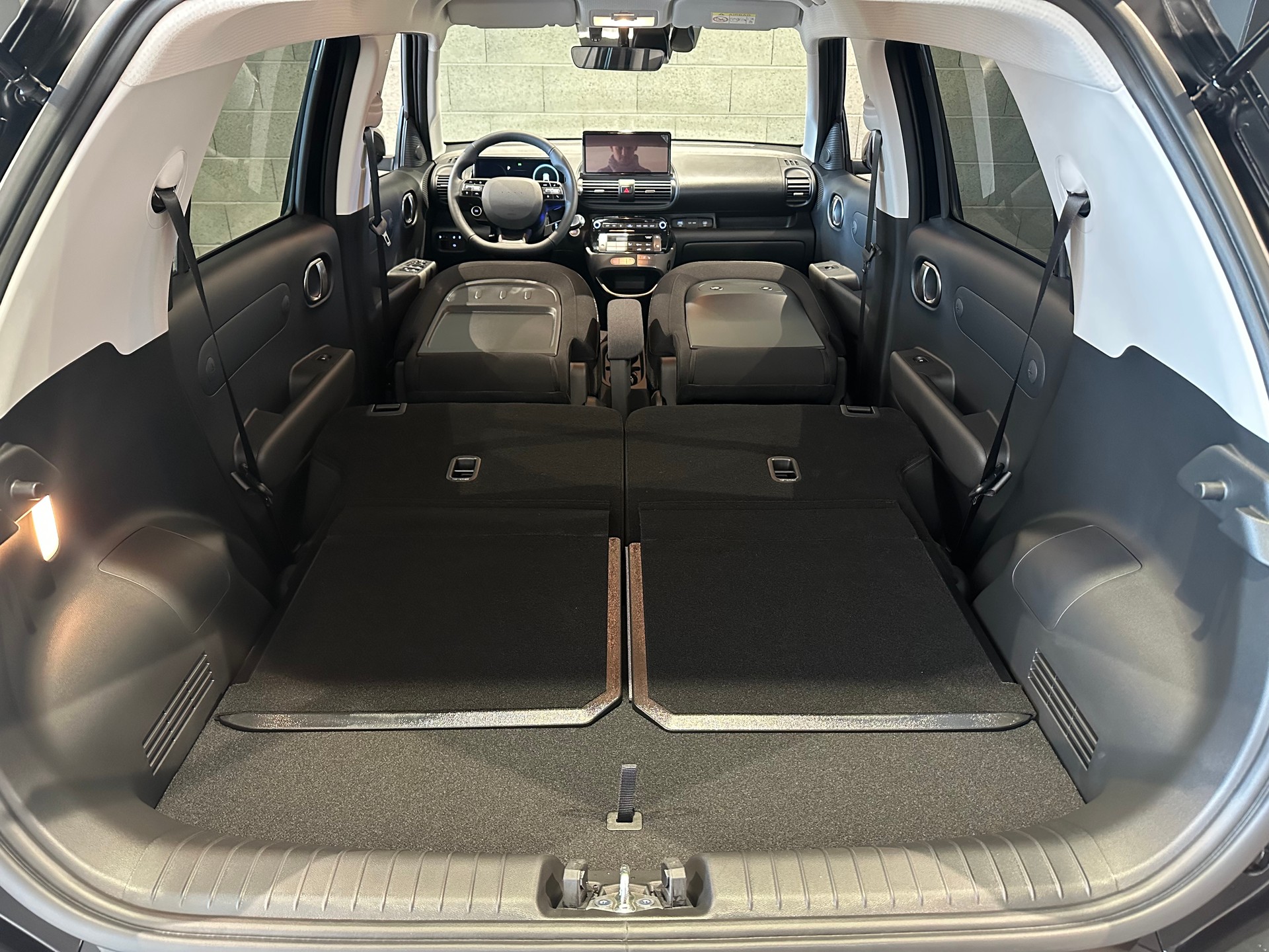 HYUNDAI Inster 49kWh Amplia-image-14
