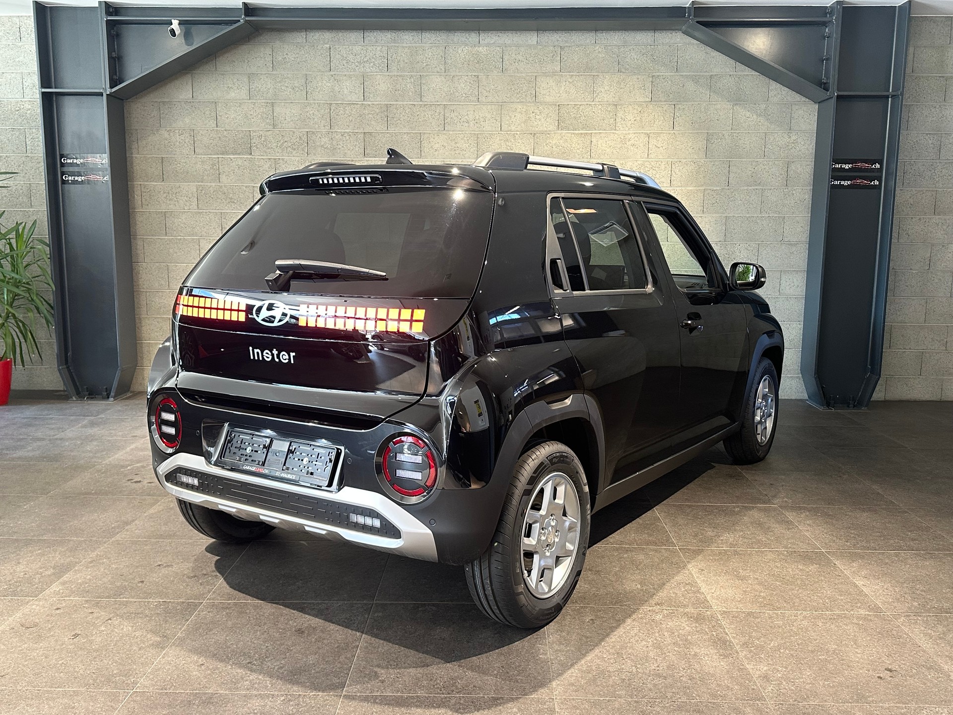 HYUNDAI Inster 49kWh Amplia-image-4