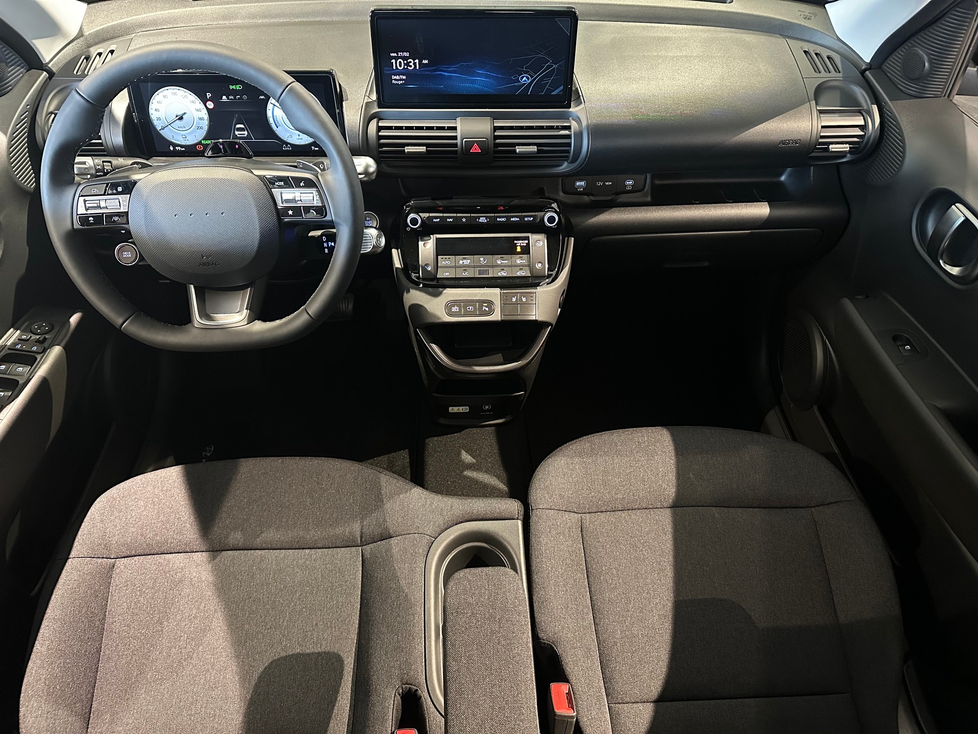 HYUNDAI Inster 49kWh Amplia-image-6