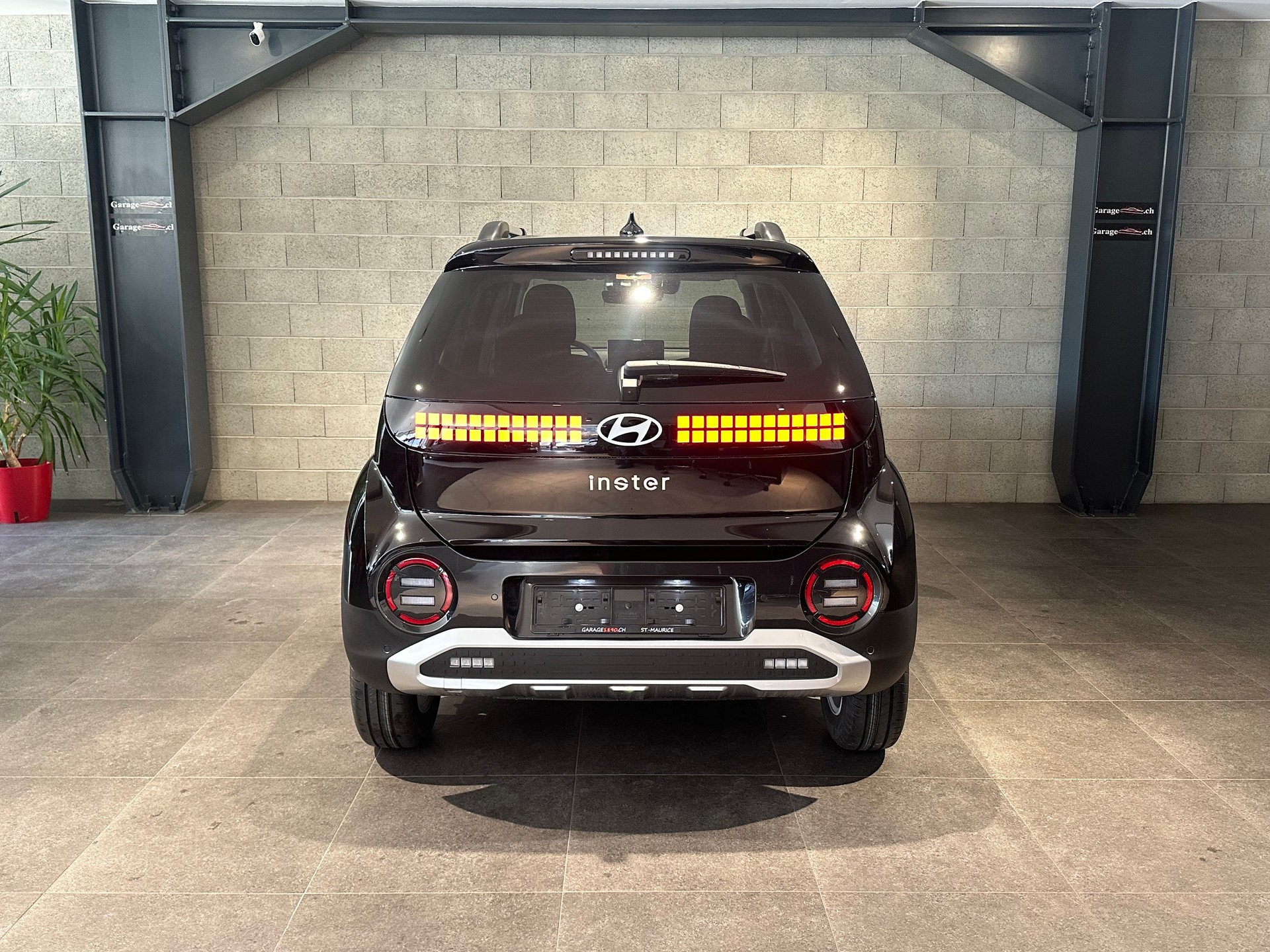 HYUNDAI Inster 49kWh Amplia-image-5