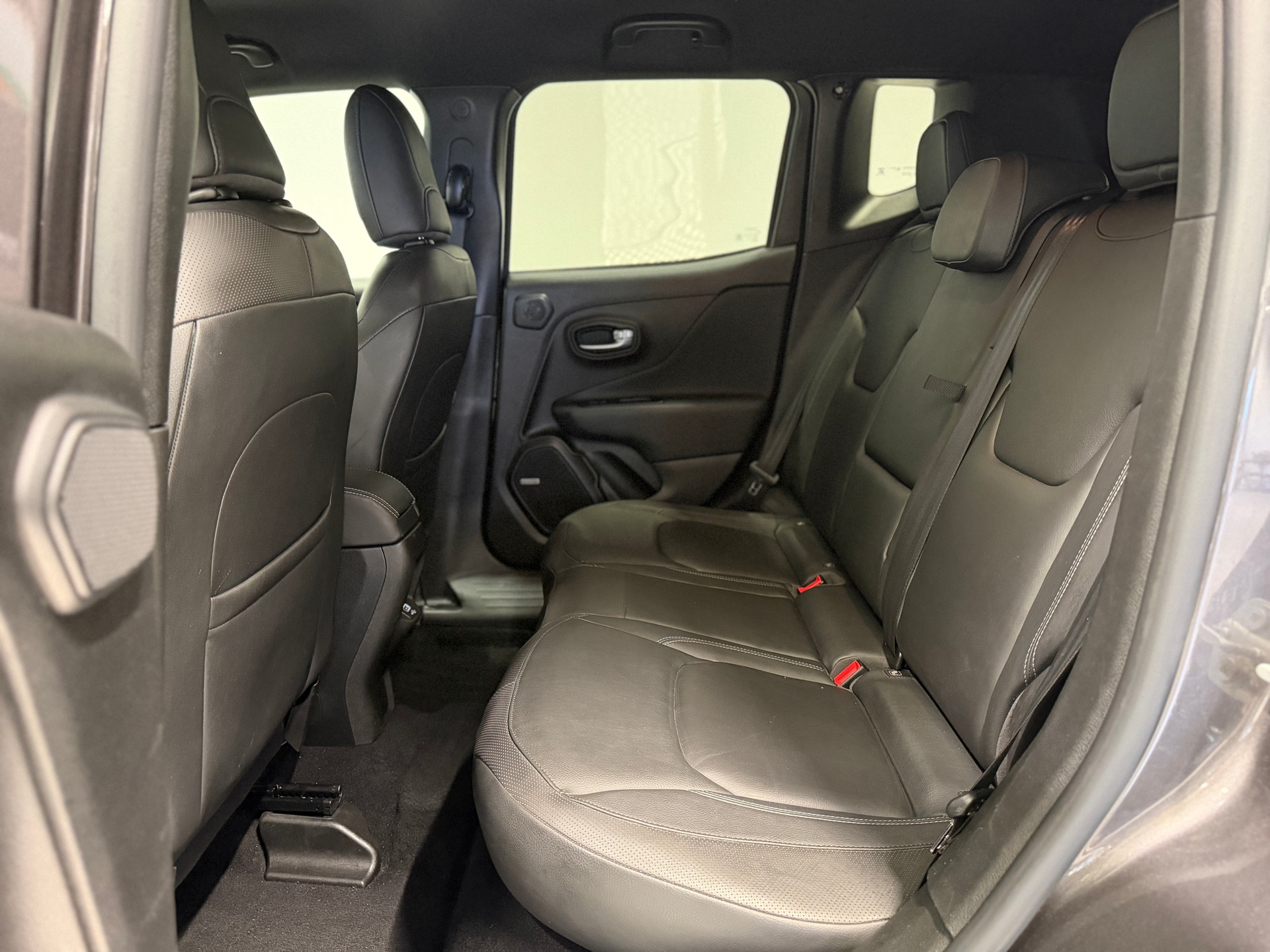 JEEP Renegade 1.3 T PHEV S AWD-image-11