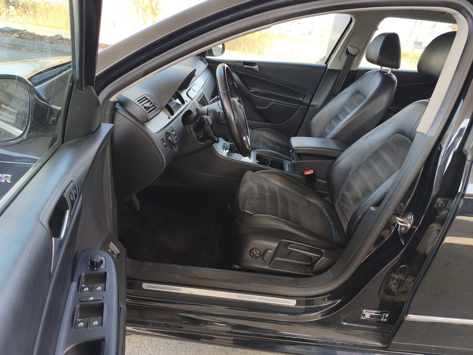 VW Passat Variant 2.0 TDI Premium 4Motion DSG-image-9