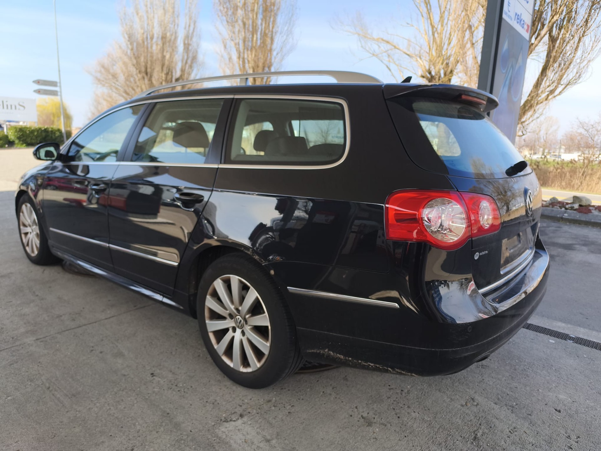 VW Passat Variant 2.0 TDI Premium 4Motion DSG-image-2
