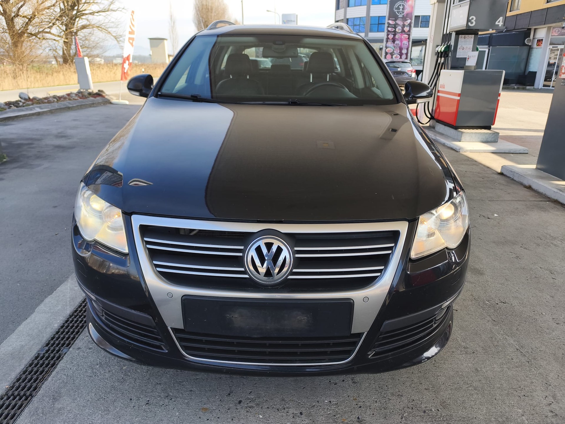 VW Passat Variant 2.0 TDI Premium 4Motion DSG-image-4