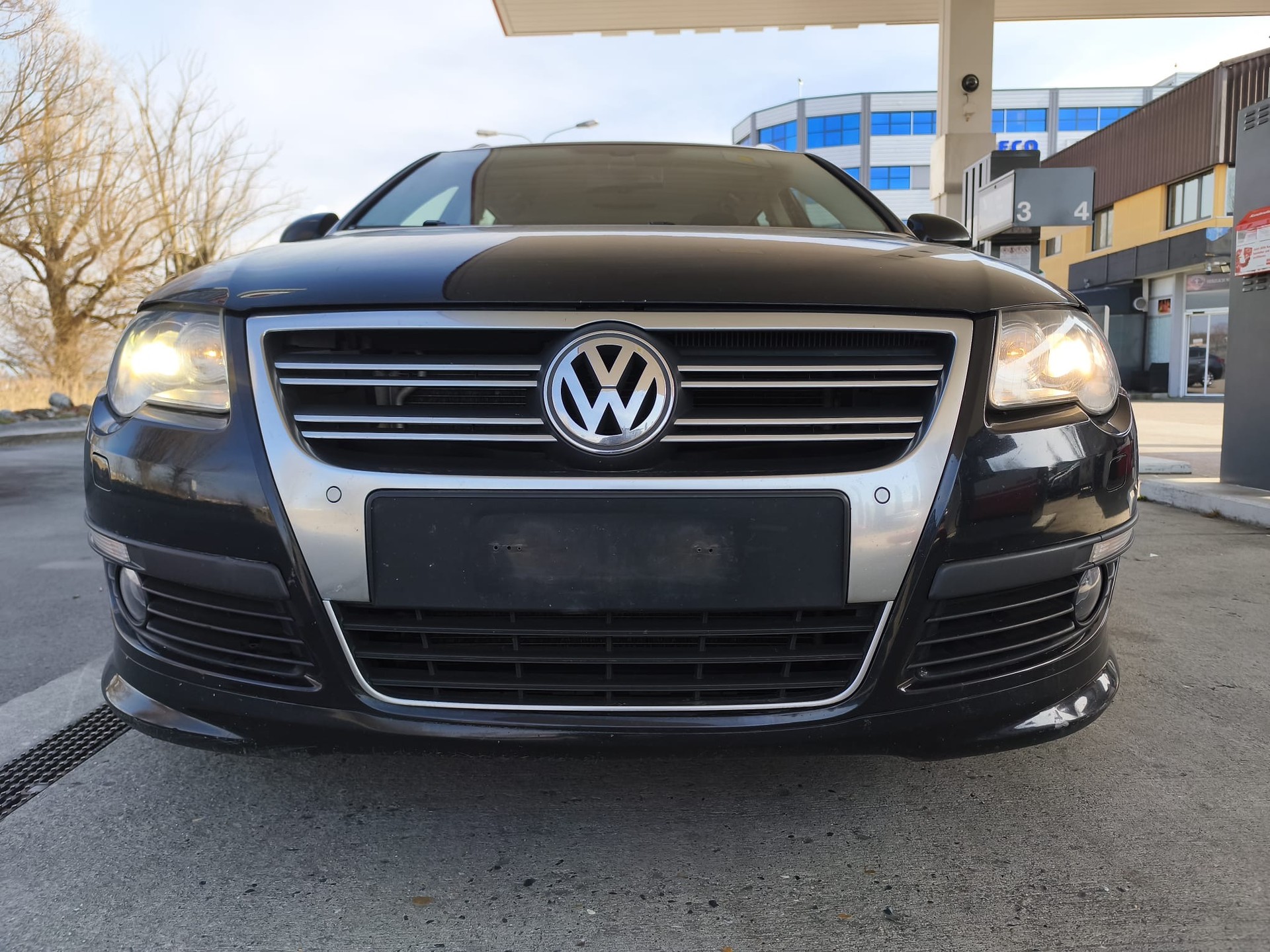 VW Passat Variant 2.0 TDI Premium 4Motion DSG-image-8