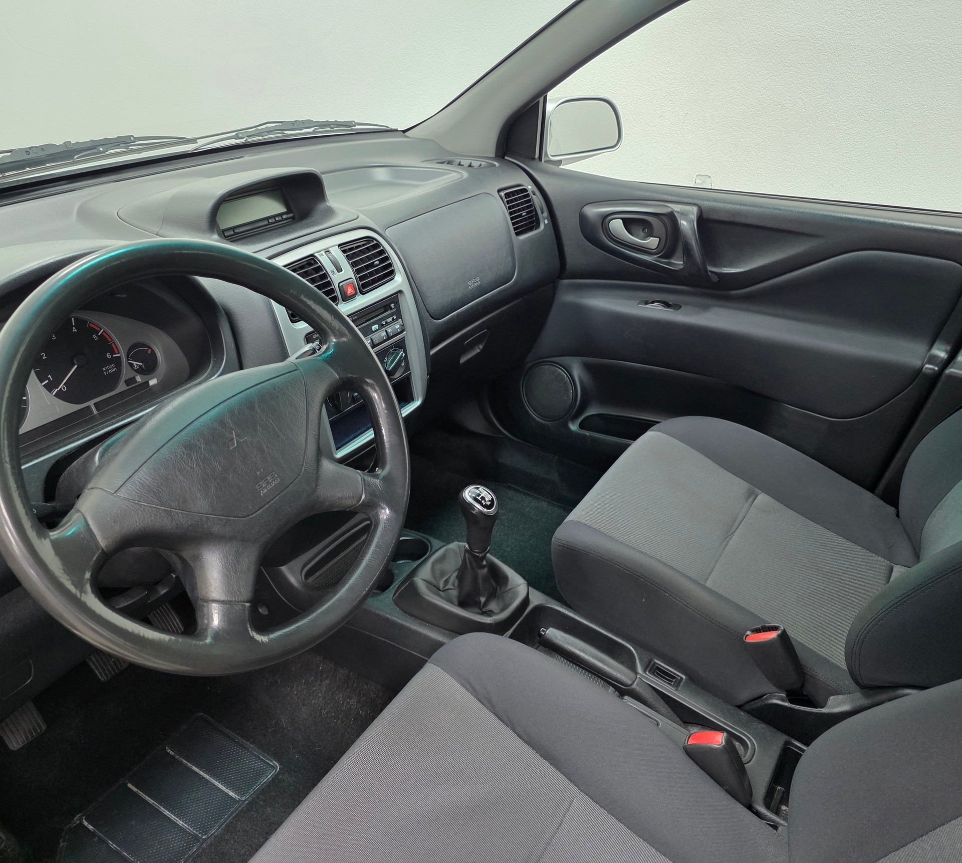 MITSUBISHI Space Star 1.9 DI Silver 25-image-11