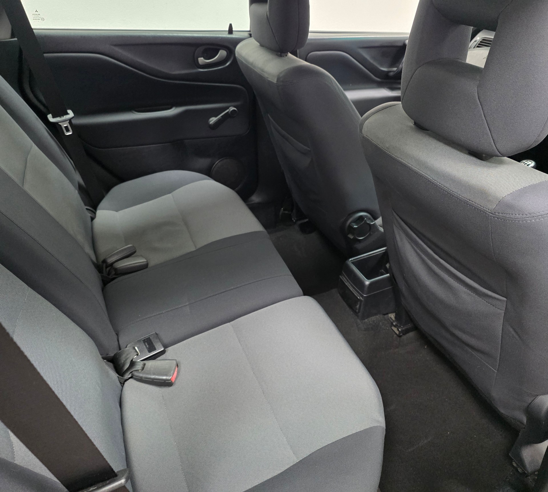 MITSUBISHI Space Star 1.9 DI Silver 25-image-13