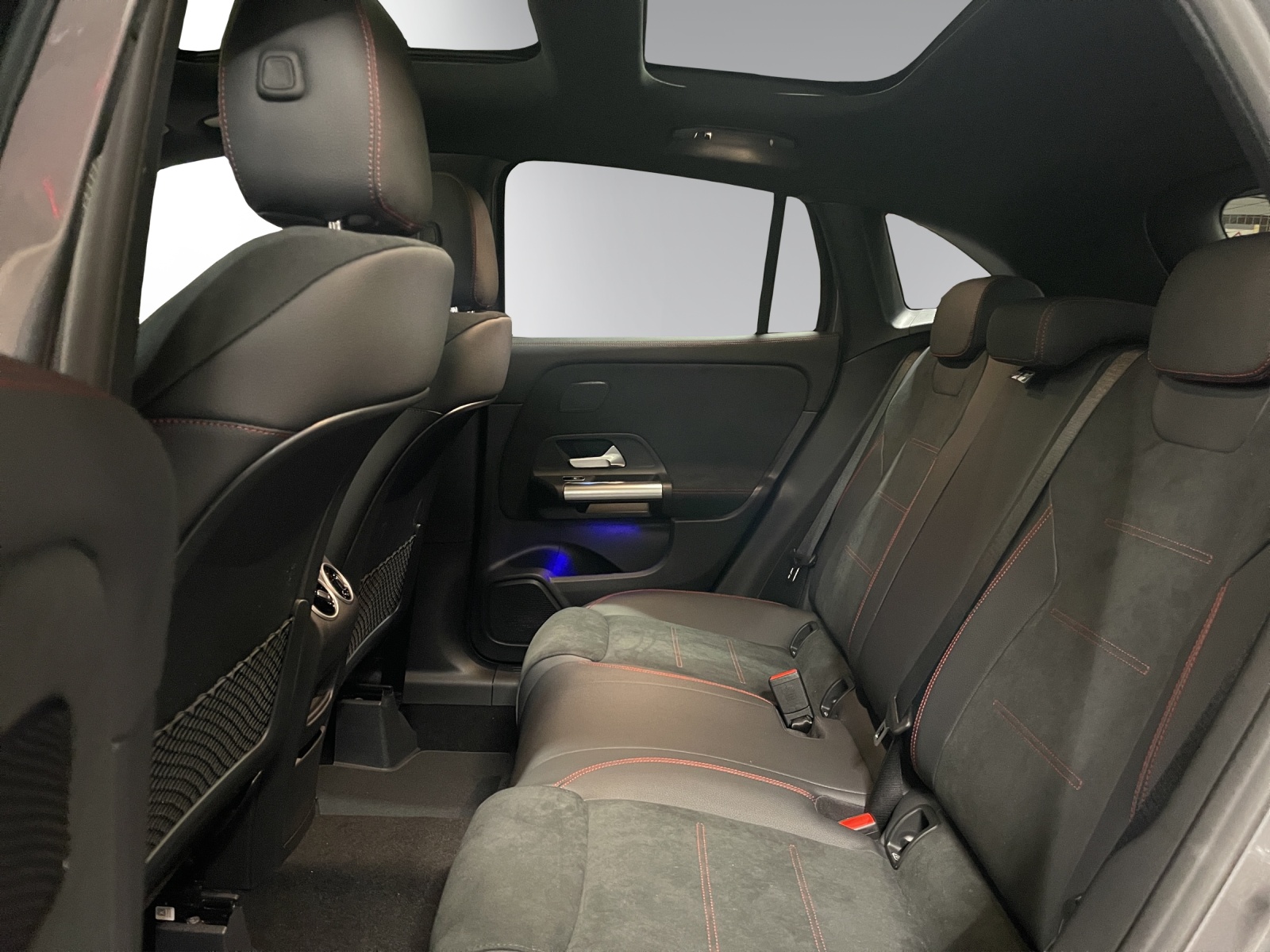 Image MERCEDES-BENZ GLA-220 GLA 220d 4Matic 8G-DCTSwiss Star