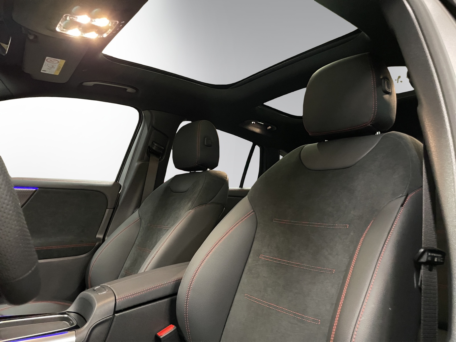 MERCEDES-BENZ GLA 220d 4Matic 8G-DCTSwiss Star-image-7