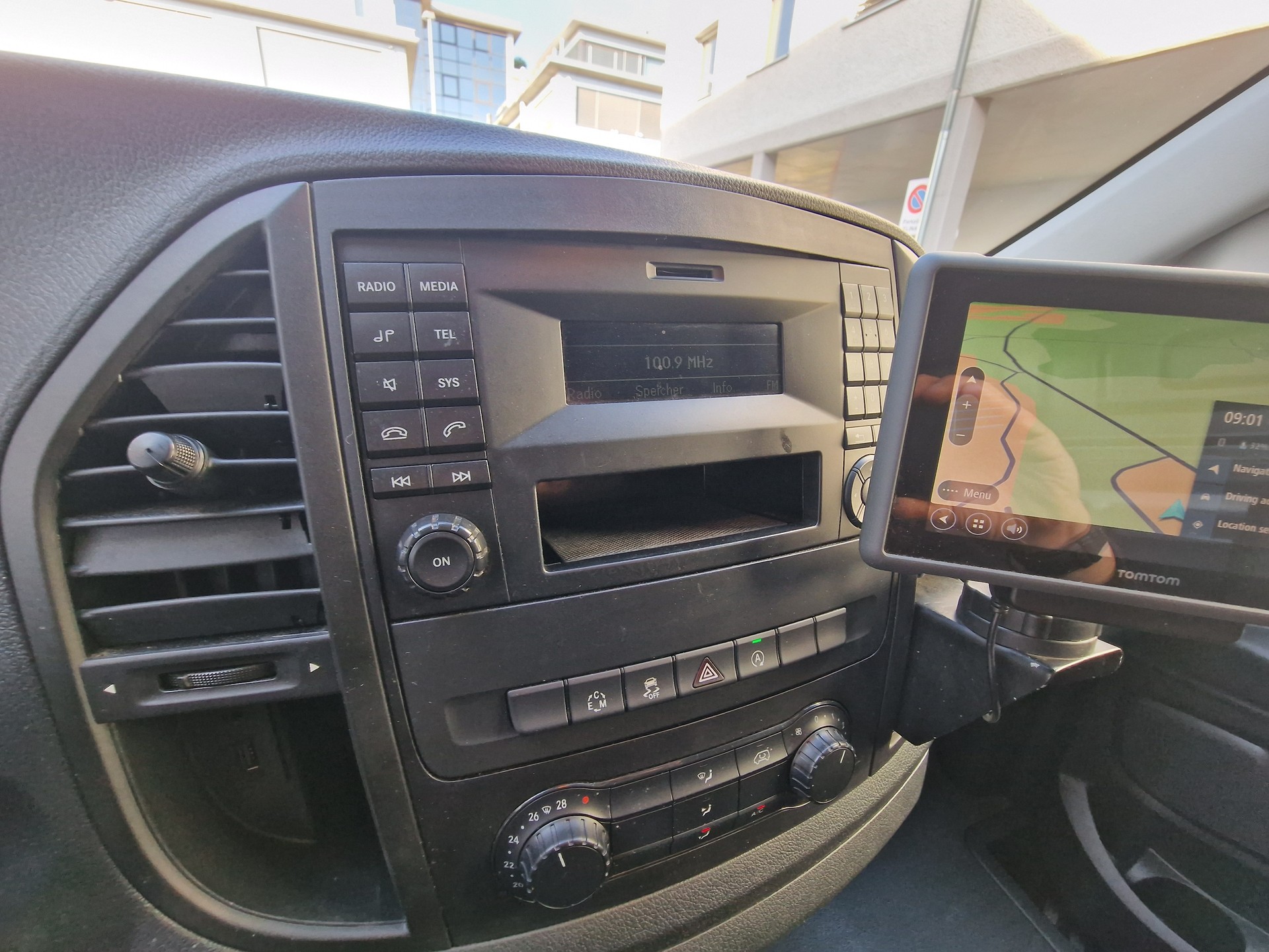 MERCEDES-BENZ Vito 116 BTEC 4Matic A-image-19