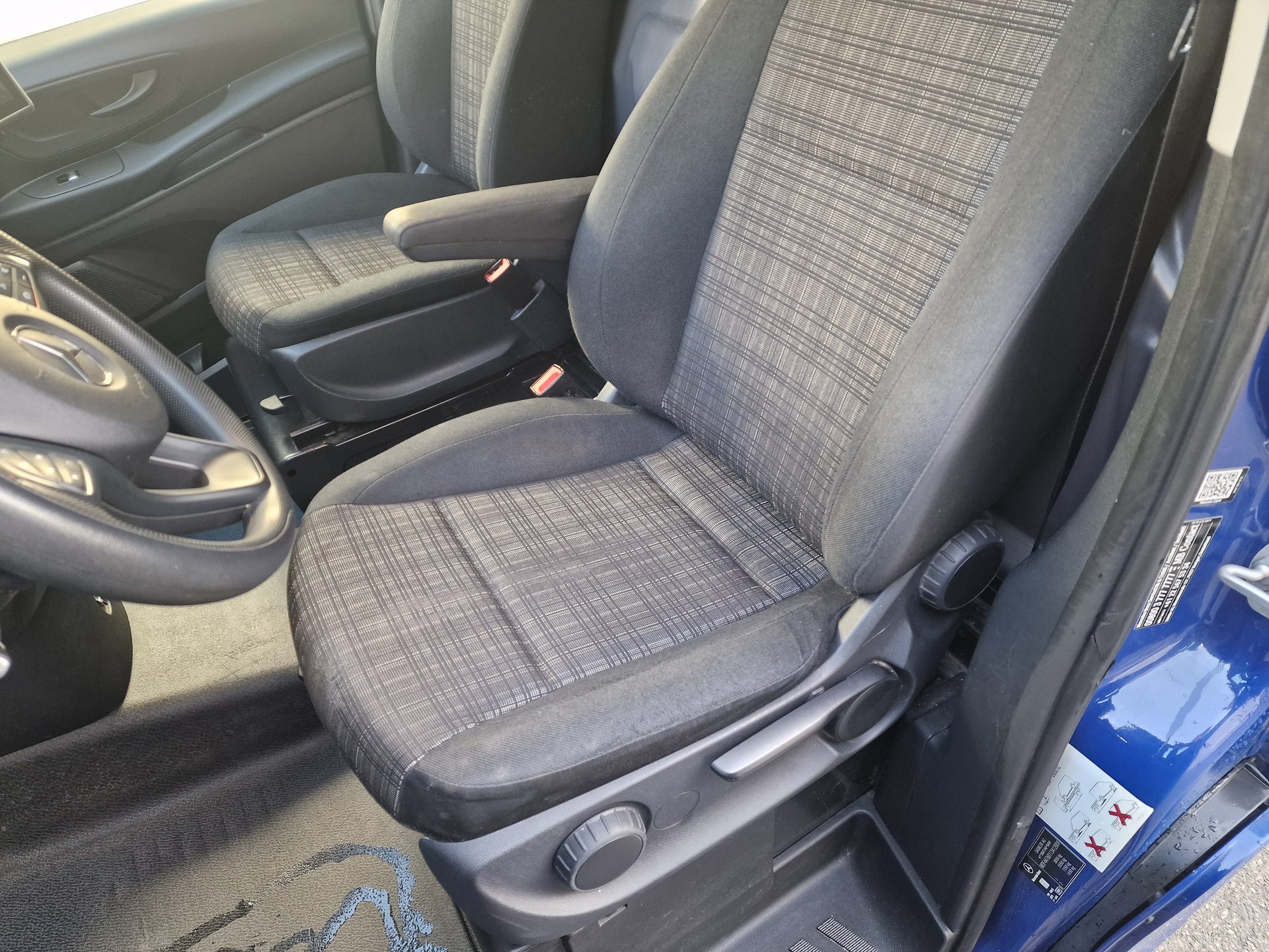MERCEDES-BENZ Vito 116 BTEC 4Matic A-image-9