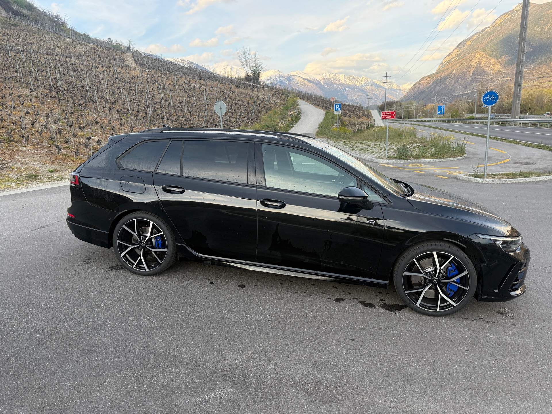 VW Golf Variant 2.0 TSI R DSG 4 Motion-image-13