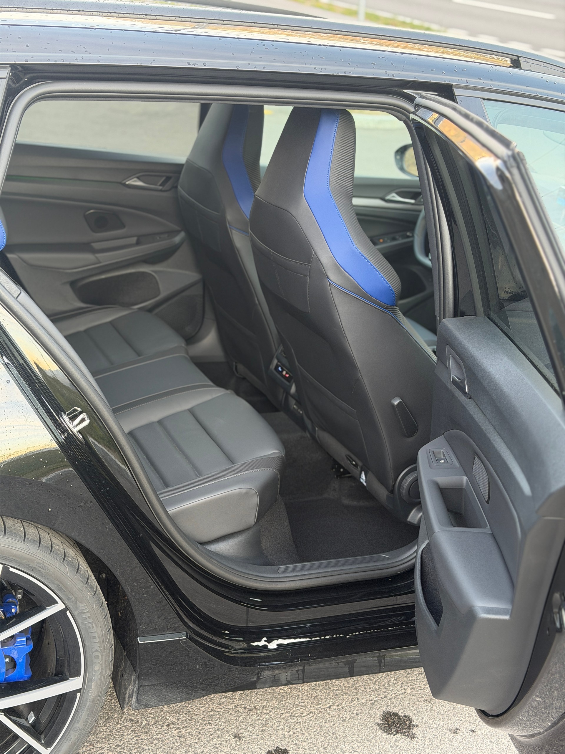 VW Golf Variant 2.0 TSI R DSG 4 Motion-image-10