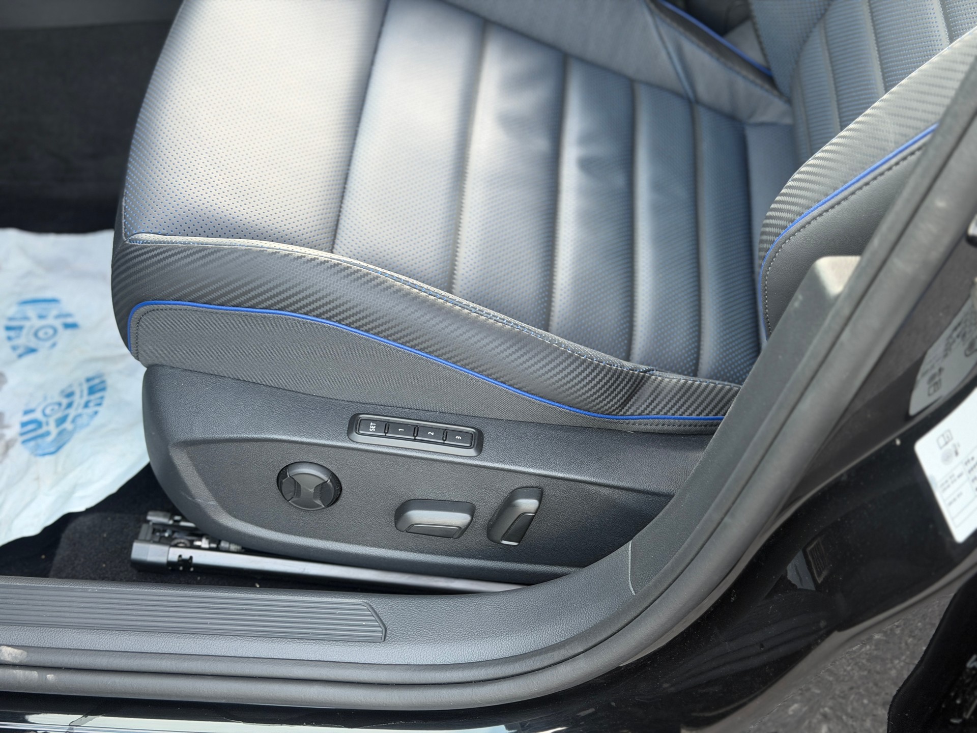 VW Golf Variant 2.0 TSI R DSG 4 Motion-image-11