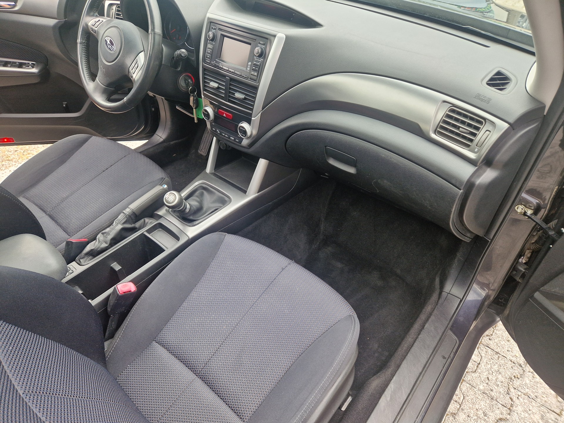 SUBARU FORESTER-image-7