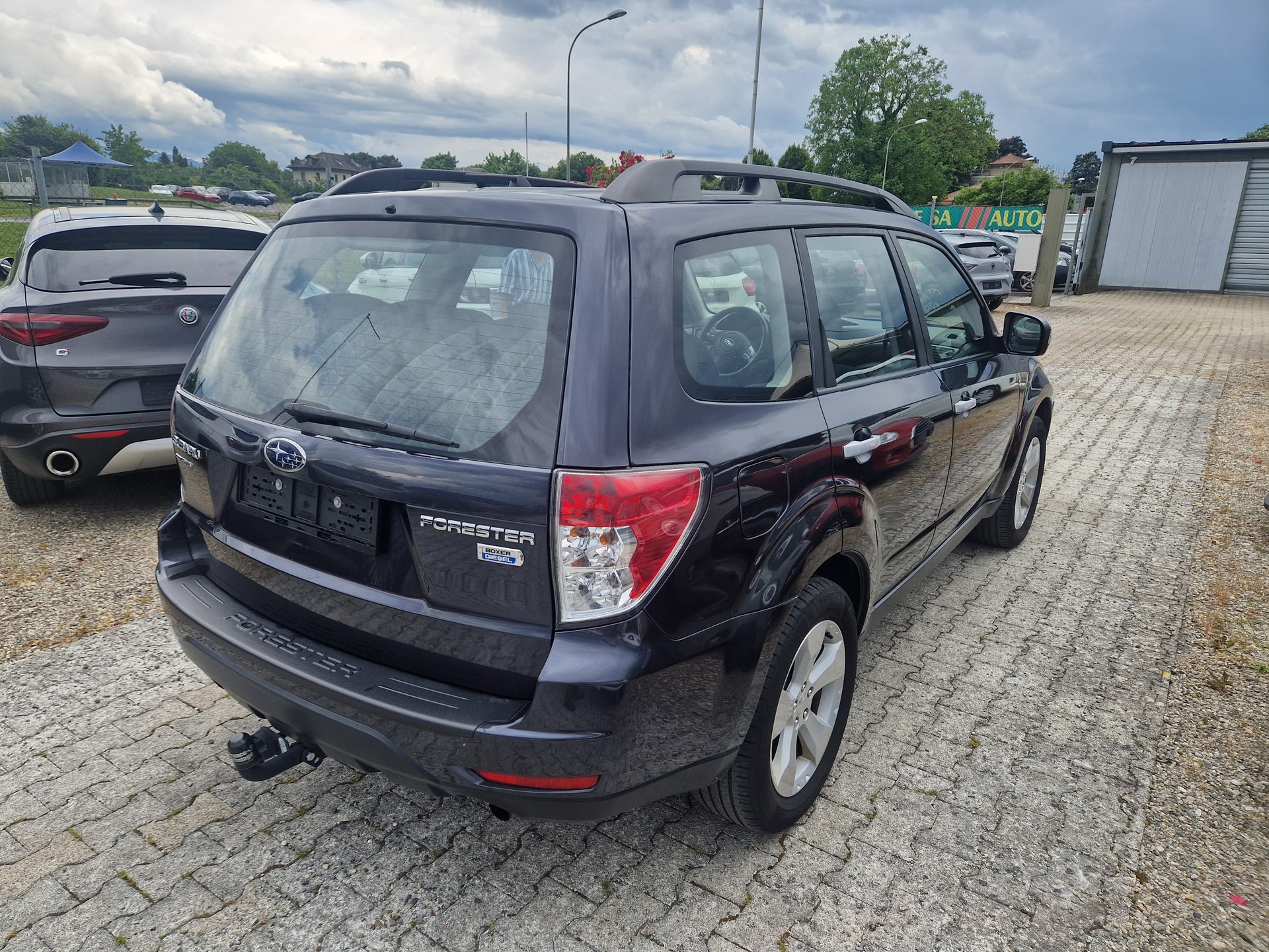 SUBARU FORESTER-image-1