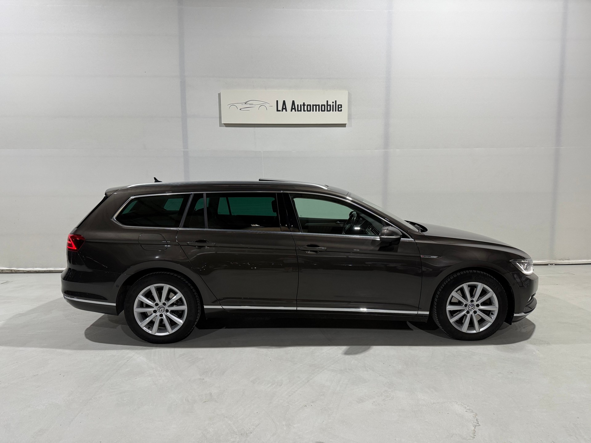 VW Passat Variant 2.0 TDI BMT High. DSG 4Motion-image-6