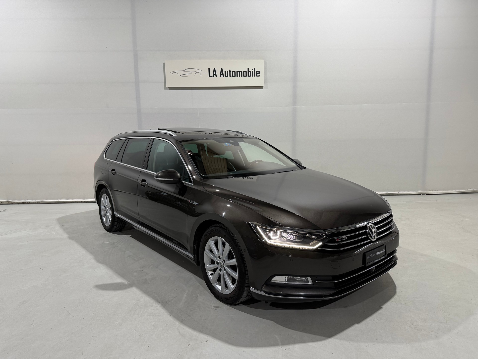 VW Passat Variant 2.0 TDI BMT High. DSG 4Motion-image-4