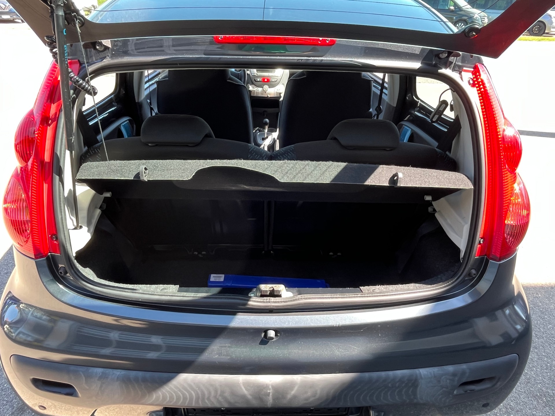 PEUGEOT 107 1.0 Swiss Edition+++AUTOMAT+++FRISCH MFK+++WENIG KM+++-image-8