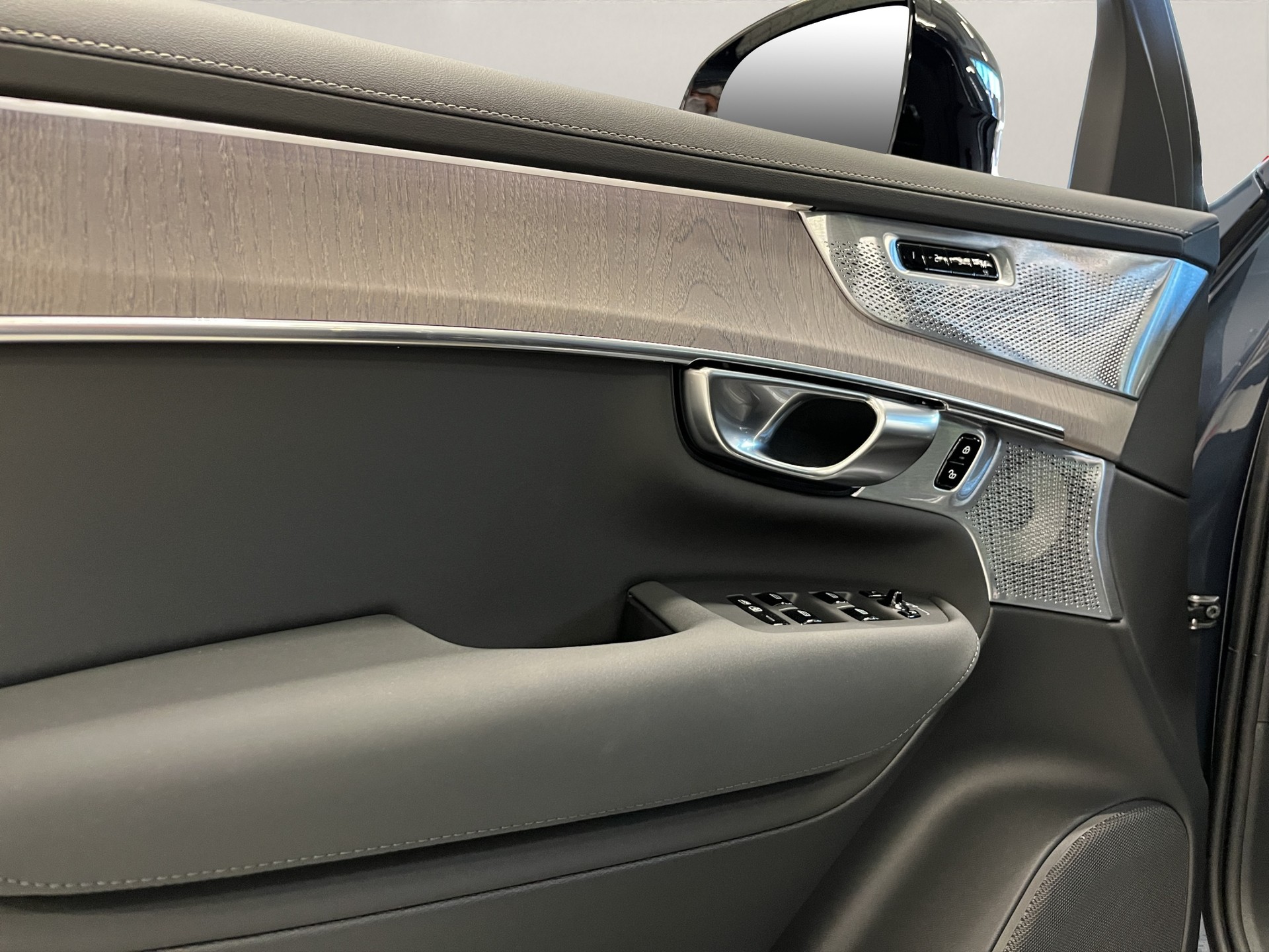 VOLVO XC90 2.0 T8 TE XCLUSIVE Edition Dark eAWD-image-11