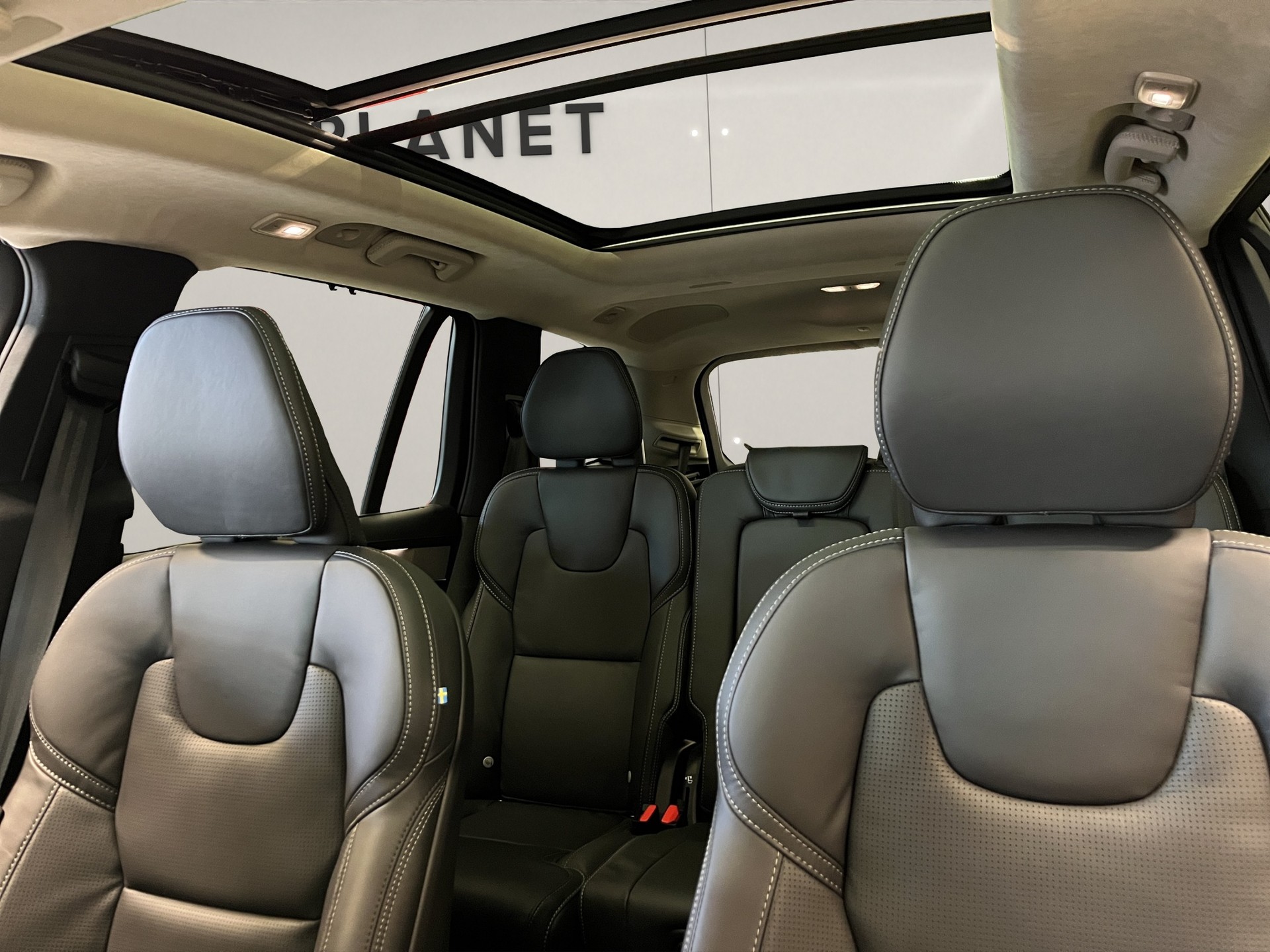 VOLVO XC90 2.0 T8 TE XCLUSIVE Edition Dark eAWD-image-17