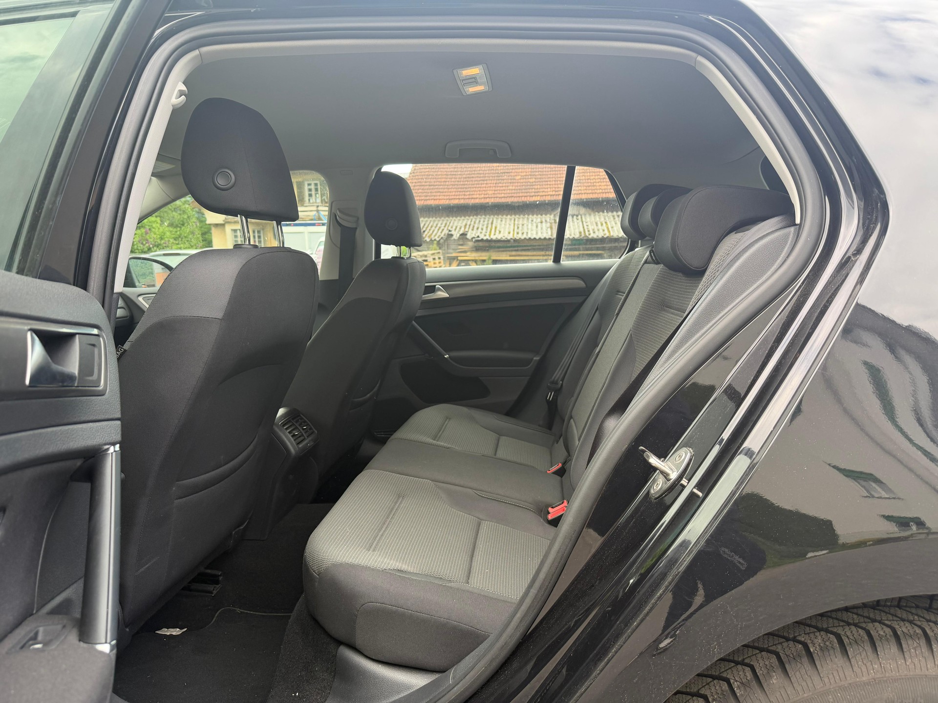 VW Golf 1.6 TDI Comfortline 4Motion-image-5