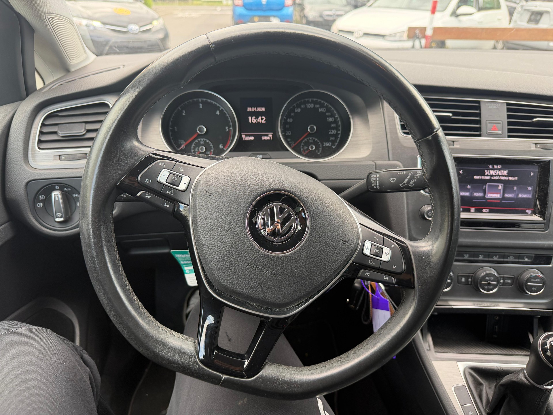 VW Golf 1.6 TDI Comfortline 4Motion-image-8