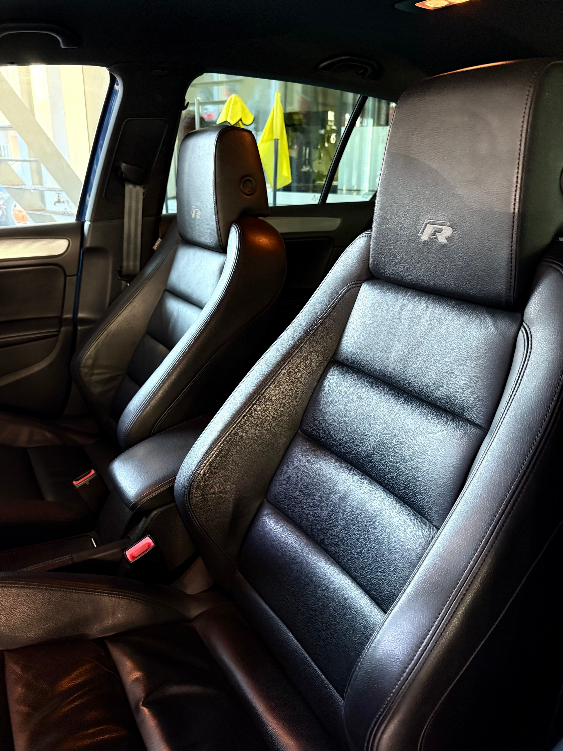VW Golf 2.0 TSI R 4Motion DSG-image-10