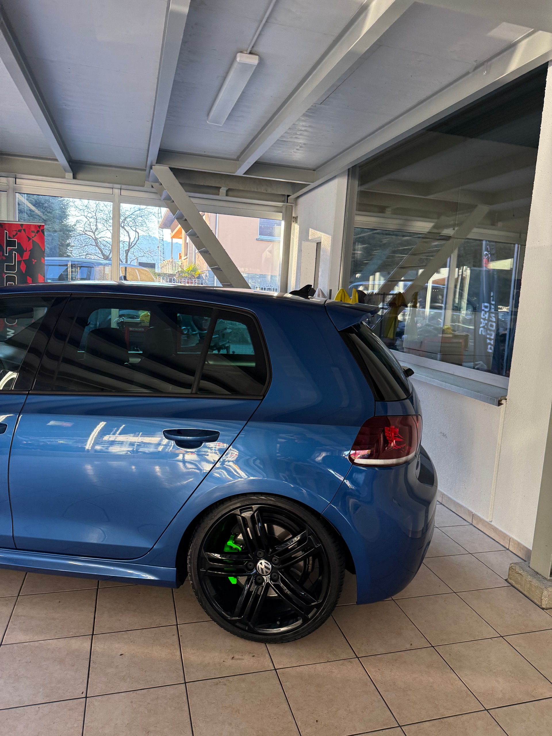 VW Golf 2.0 TSI R 4Motion DSG-image-3