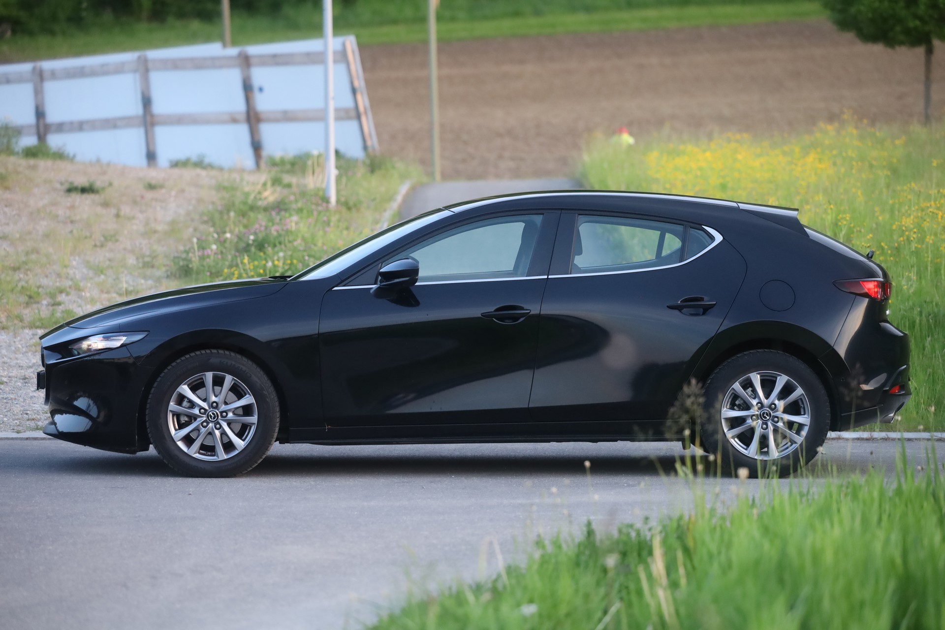 MAZDA 3 Hatchback SKYACTIV-G M Hybrid 122 Revolution Automat-showroom-element-1