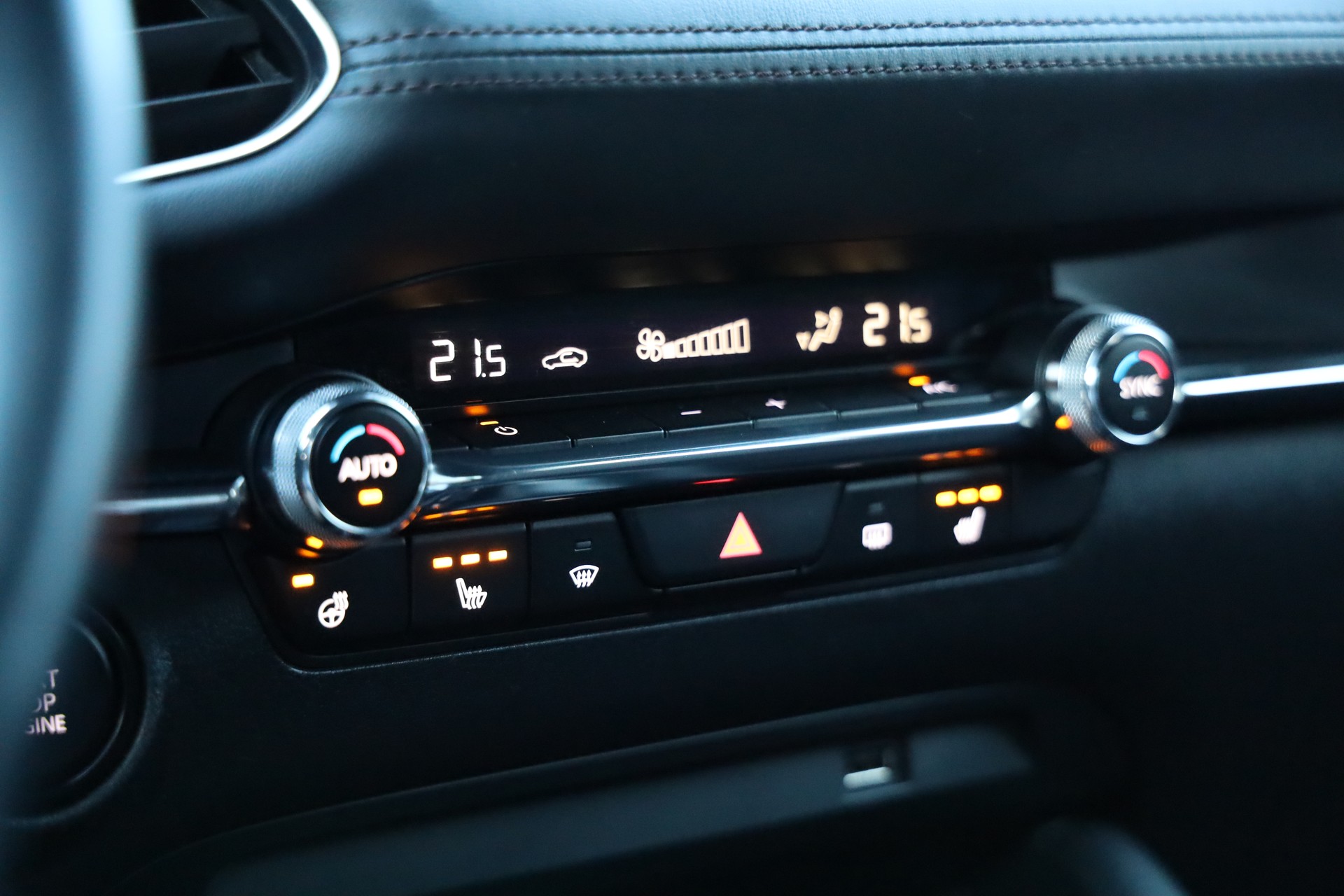 MAZDA 3 Hatchback SKYACTIV-G M Hybrid 122 Revolution Automat-image-14