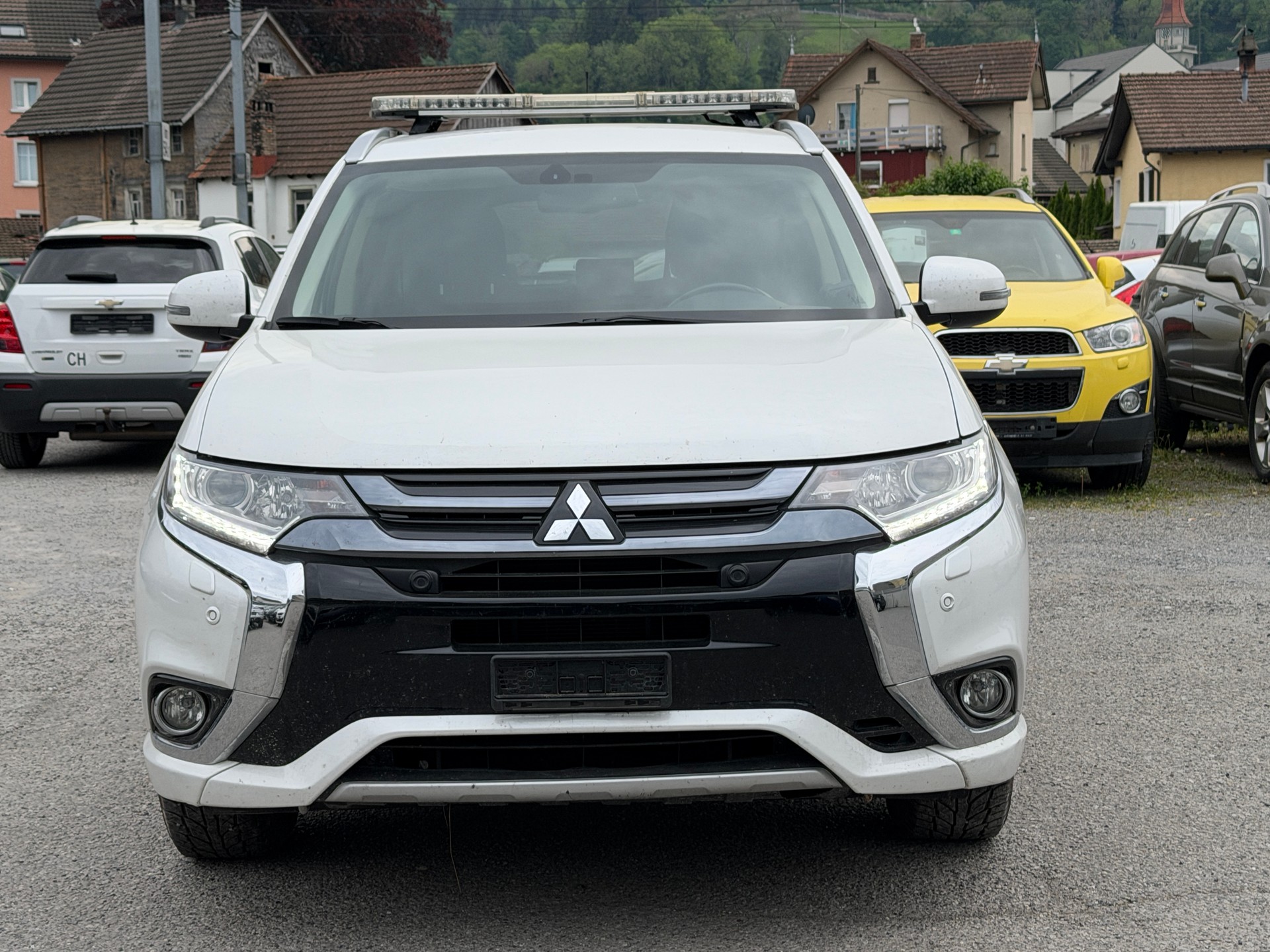 MITSUBISHI Outlander 2.0 PHEV Style 4WD Automatic-image-0