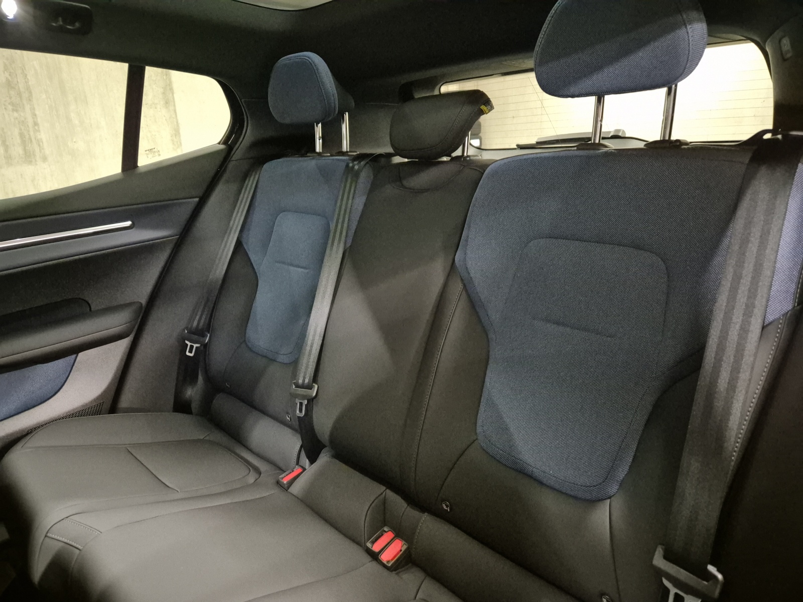 VOLVO EX30 E60 Twin Ultra Performance AWD-image-15