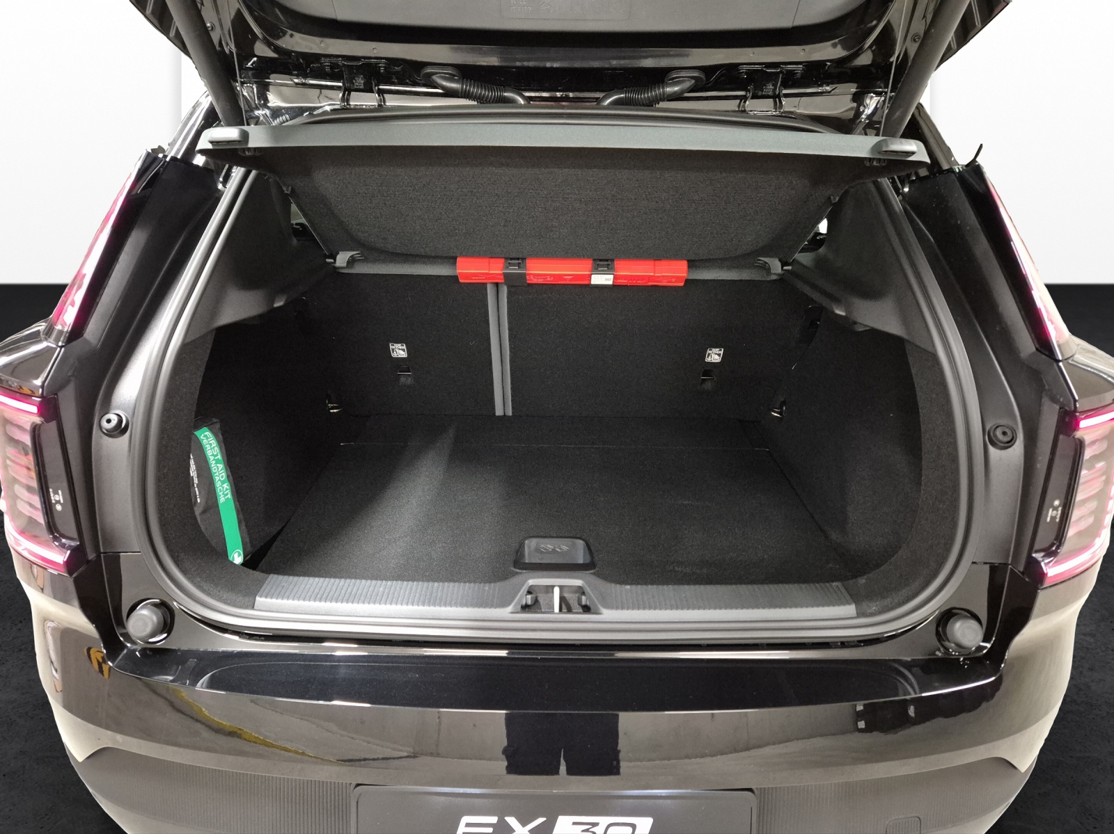 VOLVO EX30 E60 Twin Ultra Performance AWD-image-18